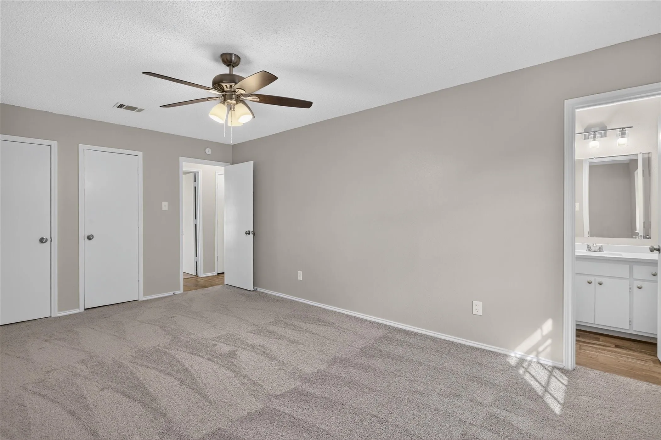 Single Family Residence For Sale in Tarrant County , 208 Asbury Drive, Saginaw, Texas 76179, 3 Bedroom, 2 Bathroom, 2 Garage spaces, 1,302 Sqft, built in 1983, mls#21376555, Real Estate Agent in Saginaw, Homes For Sale in Tarrant county, Homes For Sale in Saginaw, Realtor in Saginaw Texas, Real Estate Brokerage Independent Realty Texas, Luminita Cordes Realtor