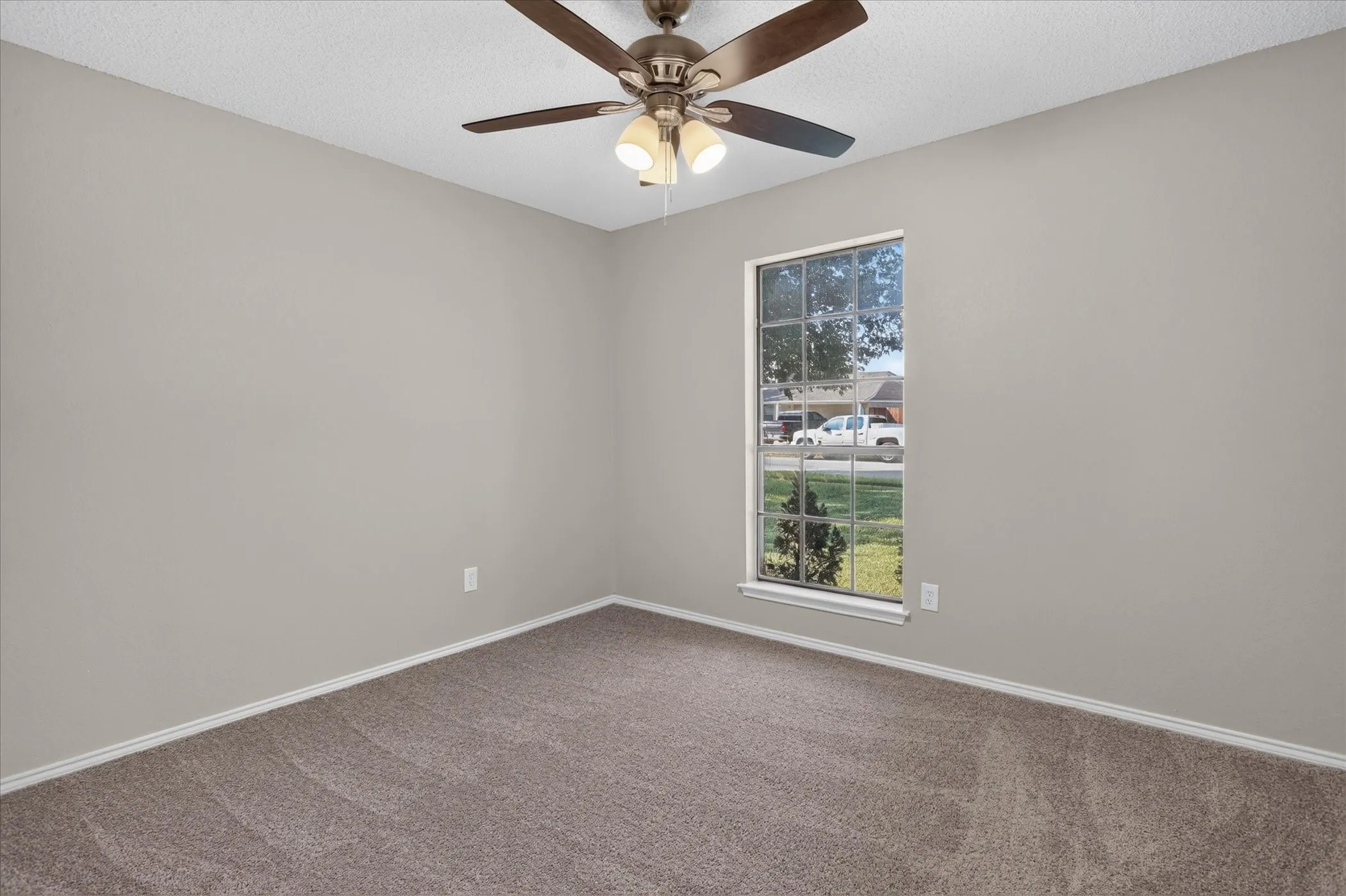 Single Family Residence For Sale in Tarrant County , 208 Asbury Drive, Saginaw, Texas 76179, 3 Bedroom, 2 Bathroom, 2 Garage spaces, 1,302 Sqft, built in 1983, mls#21376555, Real Estate Agent in Saginaw, Homes For Sale in Tarrant county, Homes For Sale in Saginaw, Realtor in Saginaw Texas, Real Estate Brokerage Independent Realty Texas, Luminita Cordes Realtor