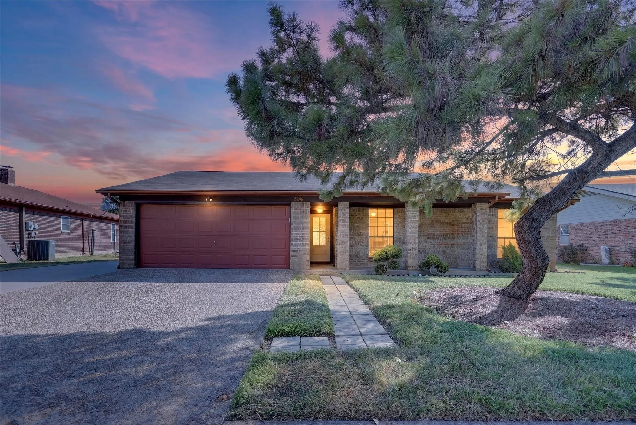 Single Family Residence For Sale in Tarrant County , 208 Asbury Drive, Saginaw, Texas 76179, 3 Bedroom, 2 Bathroom, 2 Garage spaces, 1,302 Sqft, built in 1983, mls#21376555, Real Estate Agent in Saginaw, Homes For Sale in Tarrant county, Homes For Sale in Saginaw, Realtor in Saginaw Texas, Real Estate Brokerage Independent Realty Texas, Luminita Cordes Realtor