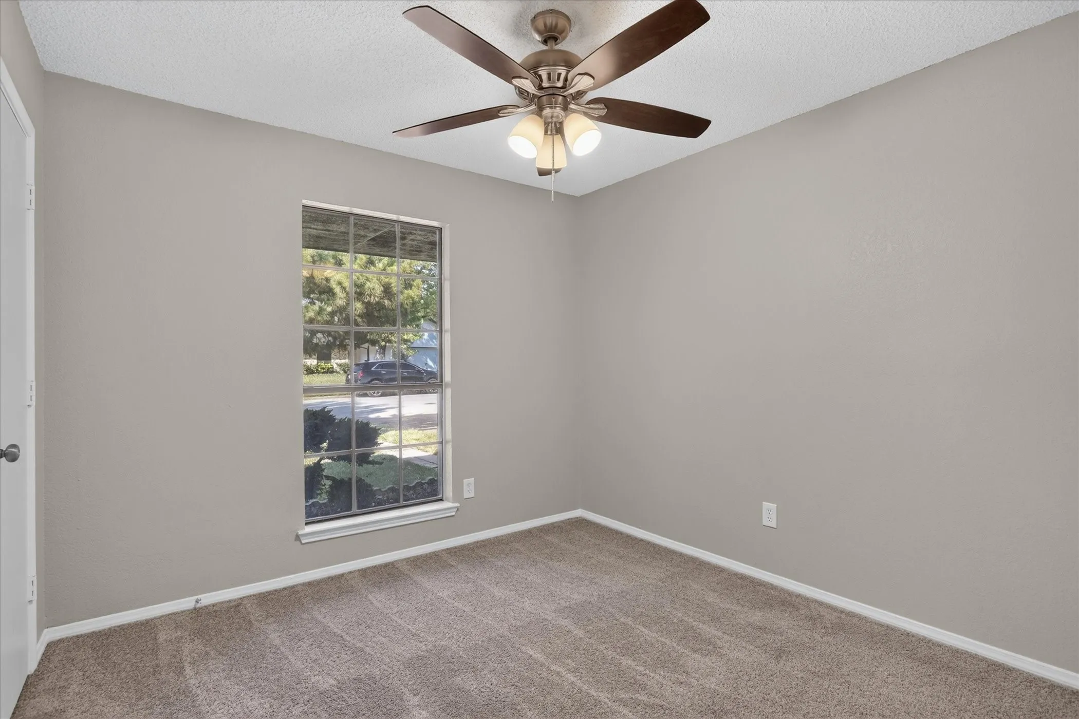 Single Family Residence For Sale in Tarrant County , 208 Asbury Drive, Saginaw, Texas 76179, 3 Bedroom, 2 Bathroom, 2 Garage spaces, 1,302 Sqft, built in 1983, mls#21376555, Real Estate Agent in Saginaw, Homes For Sale in Tarrant county, Homes For Sale in Saginaw, Realtor in Saginaw Texas, Real Estate Brokerage Independent Realty Texas, Luminita Cordes Realtor