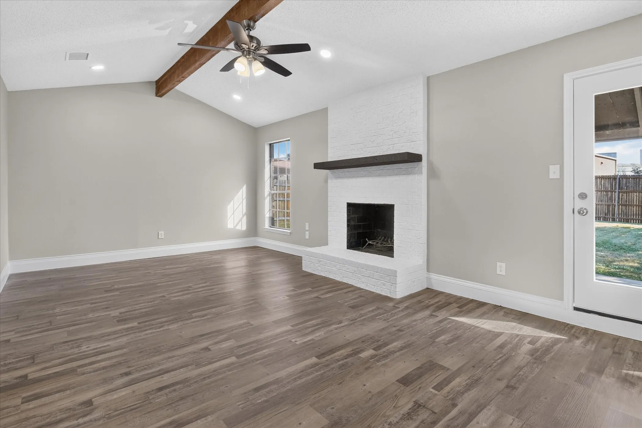 Single Family Residence For Sale in Tarrant County , 208 Asbury Drive, Saginaw, Texas 76179, 3 Bedroom, 2 Bathroom, 2 Garage spaces, 1,302 Sqft, built in 1983, mls#21376555, Real Estate Agent in Saginaw, Homes For Sale in Tarrant county, Homes For Sale in Saginaw, Realtor in Saginaw Texas, Real Estate Brokerage Independent Realty Texas, Luminita Cordes Realtor
