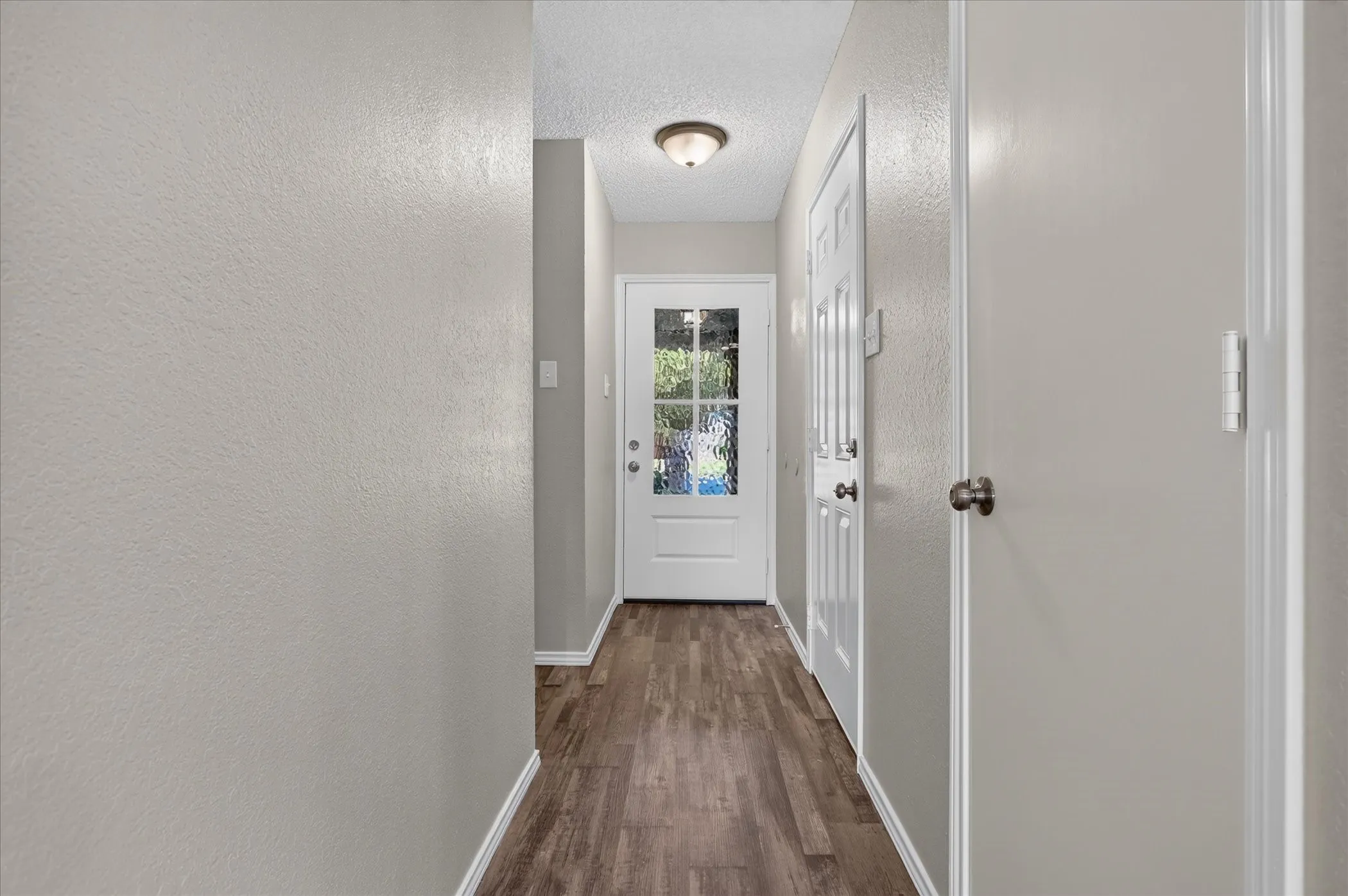 Single Family Residence For Sale in Tarrant County , 208 Asbury Drive, Saginaw, Texas 76179, 3 Bedroom, 2 Bathroom, 2 Garage spaces, 1,302 Sqft, built in 1983, mls#21376555, Real Estate Agent in Saginaw, Homes For Sale in Tarrant county, Homes For Sale in Saginaw, Realtor in Saginaw Texas, Real Estate Brokerage Independent Realty Texas, Luminita Cordes Realtor
