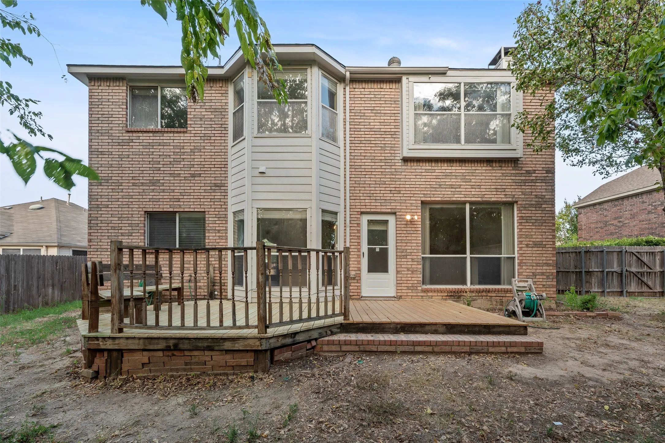 Single Family Residence For Rent in Dallas County , 2209 Norwich Place, Carrollton, Texas 75006, 3 Bedroom, 3 Bathroom, 2 Garage spaces, 1,980 Sqft, built in 1994, mls#21372587, Real Estate Agent in Carrollton, Homes For Rent in Dallas county, Homes For Rent in Carrollton, Realtor in Carrollton Texas, Real Estate Brokerage Independent Realty Texas, Luminita Cordes Realtor