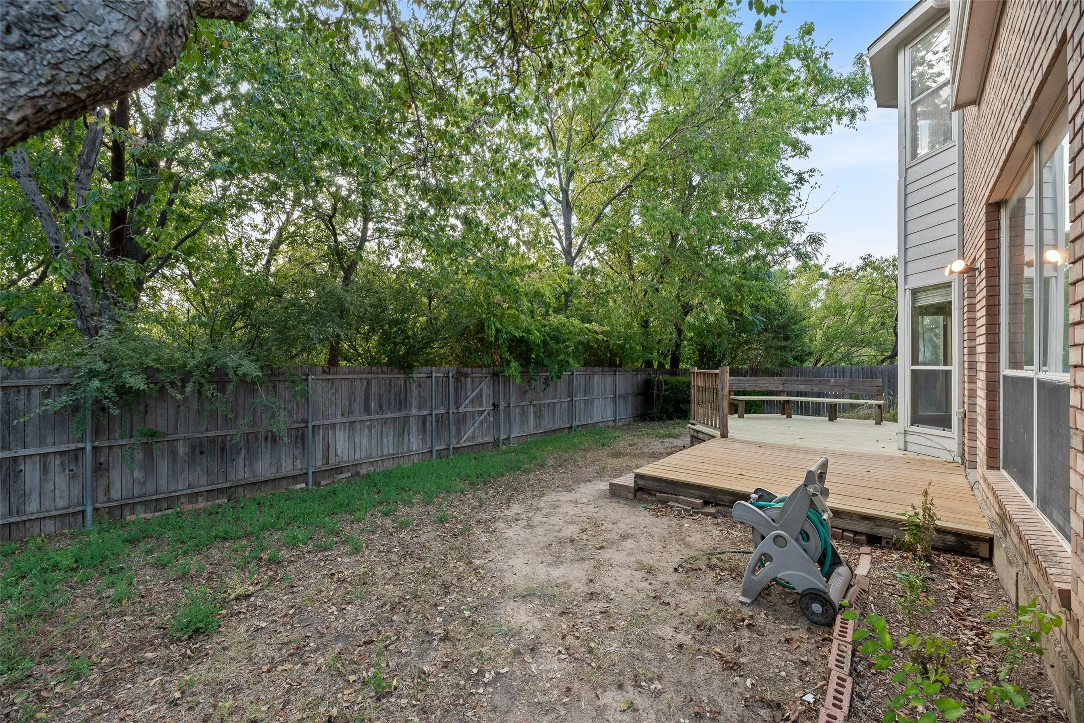 Single Family Residence For Rent in Dallas County , 2209 Norwich Place, Carrollton, Texas 75006, 3 Bedroom, 3 Bathroom, 2 Garage spaces, 1,980 Sqft, built in 1994, mls#21372587, Real Estate Agent in Carrollton, Homes For Rent in Dallas county, Homes For Rent in Carrollton, Realtor in Carrollton Texas, Real Estate Brokerage Independent Realty Texas, Luminita Cordes Realtor