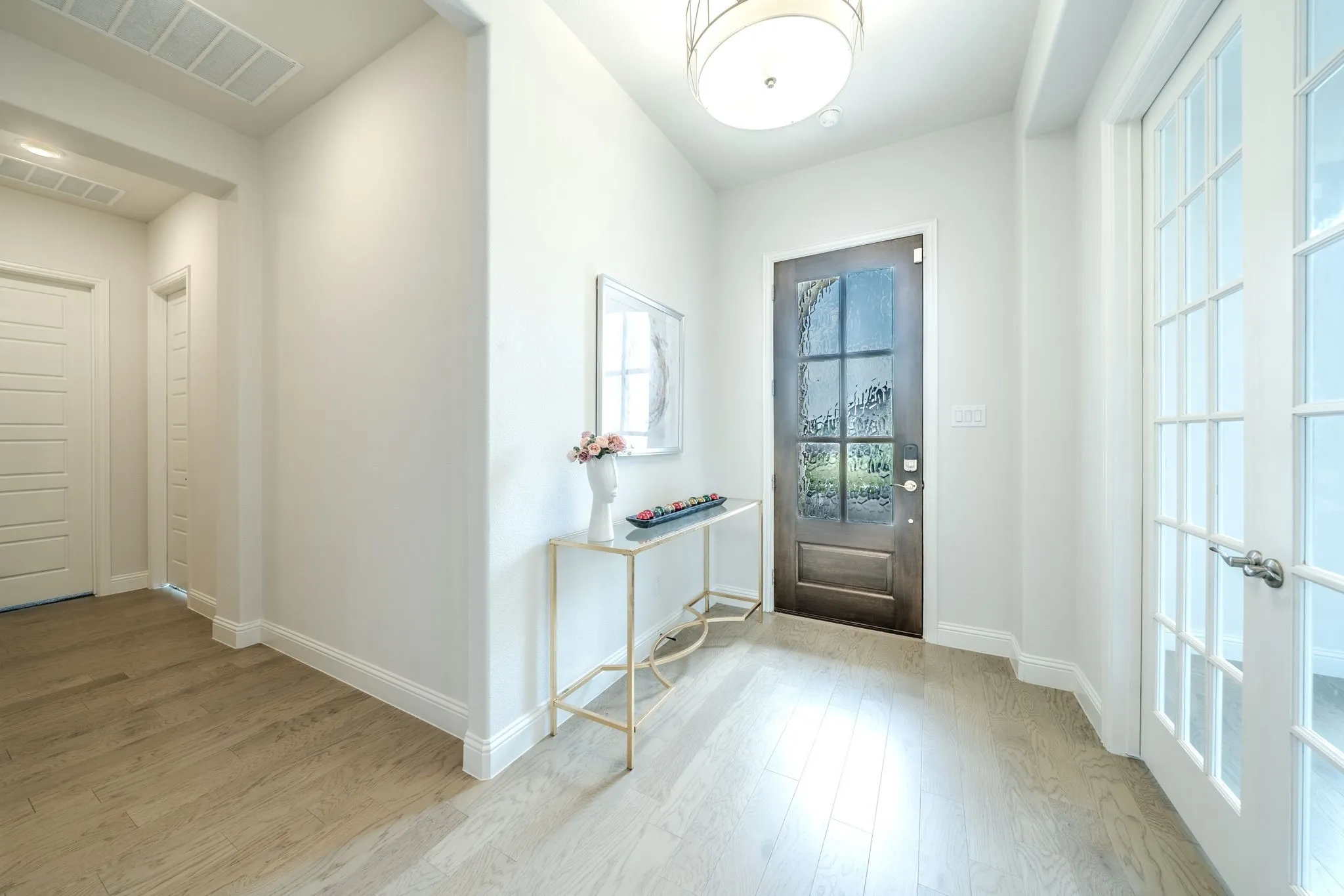 Single Family Residence For Sale in Tarrant County , 1518 Viridian Park Lane, Arlington, Texas 76005, 3 Bedroom, 4 Bathroom, 3 Garage spaces, 3,091 Sqft, built in 2022, mls#21376414, Real Estate Agent in Arlington, Homes For Sale in Tarrant county, Homes For Sale in Arlington, Realtor in Arlington Texas, Real Estate Brokerage Independent Realty Texas, Luminita Cordes Realtor