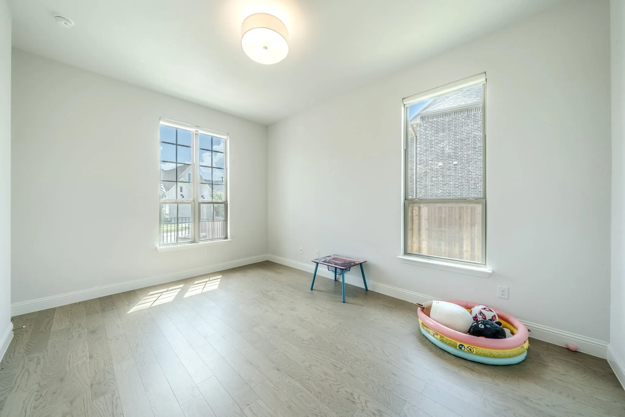 Single Family Residence For Sale in Tarrant County , 1518 Viridian Park Lane, Arlington, Texas 76005, 3 Bedroom, 4 Bathroom, 3 Garage spaces, 3,091 Sqft, built in 2022, mls#21376414, Real Estate Agent in Arlington, Homes For Sale in Tarrant county, Homes For Sale in Arlington, Realtor in Arlington Texas, Real Estate Brokerage Independent Realty Texas, Luminita Cordes Realtor