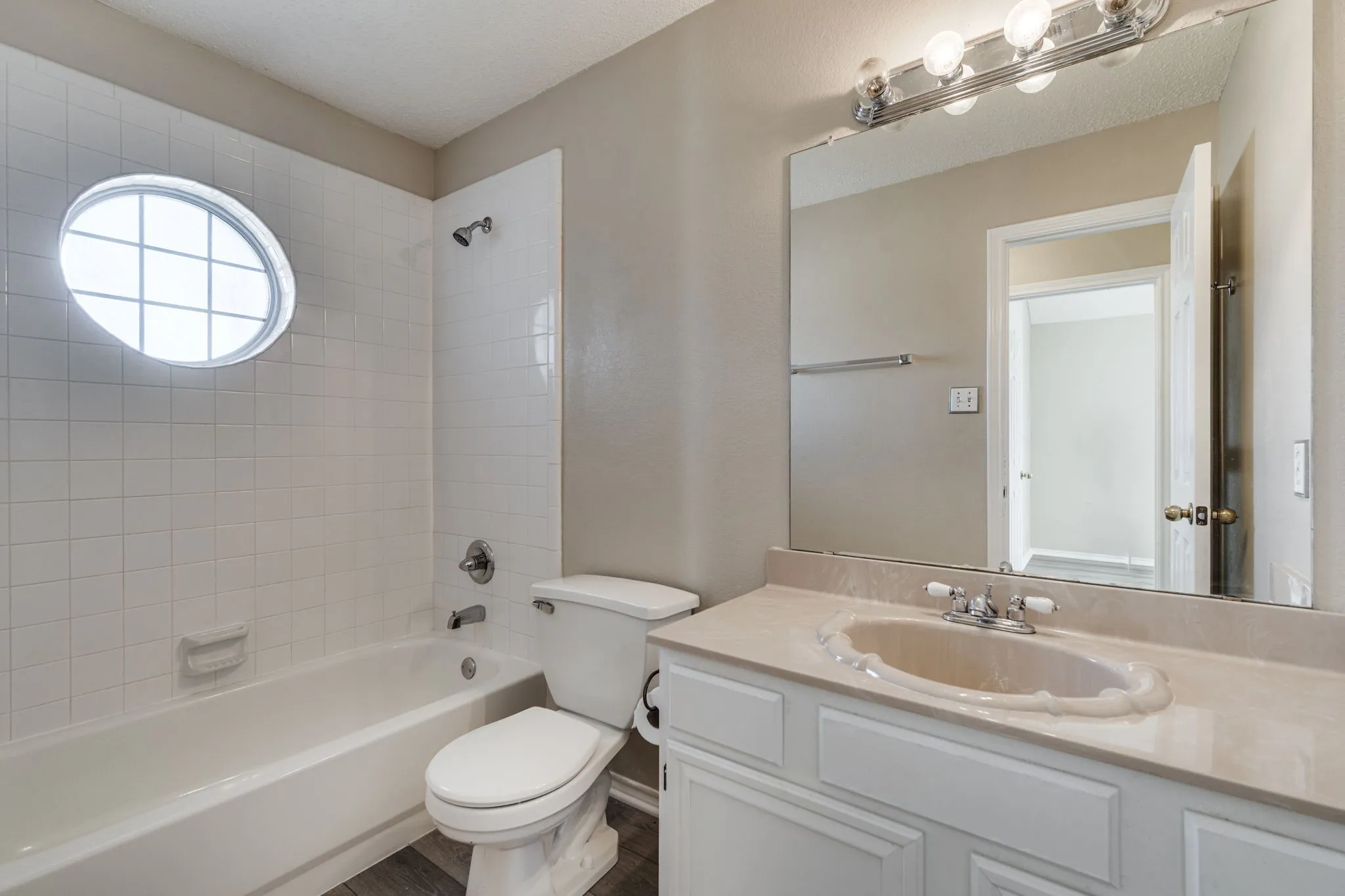 Single Family Residence For Rent in Ellis County , 32 Connecticut Avenue, Midlothian, Texas 76065, 3 Bedroom, 2 Bathroom, 2 Garage spaces, 1,569 Sqft, built in 1995, mls#21376558, Real Estate Agent in Midlothian, Homes For Rent in Ellis county, Homes For Rent in Midlothian, Realtor in Midlothian Texas, Real Estate Brokerage Independent Realty Texas, Luminita Cordes Realtor