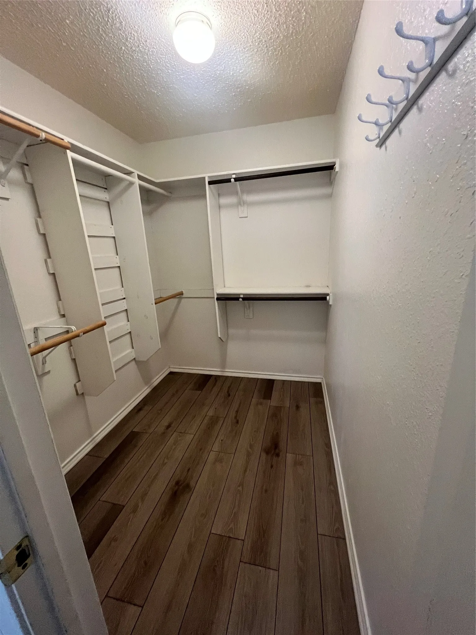 Single Family Residence For Rent in Ellis County , 32 Connecticut Avenue, Midlothian, Texas 76065, 3 Bedroom, 2 Bathroom, 2 Garage spaces, 1,569 Sqft, built in 1995, mls#21376558, Real Estate Agent in Midlothian, Homes For Rent in Ellis county, Homes For Rent in Midlothian, Realtor in Midlothian Texas, Real Estate Brokerage Independent Realty Texas, Luminita Cordes Realtor