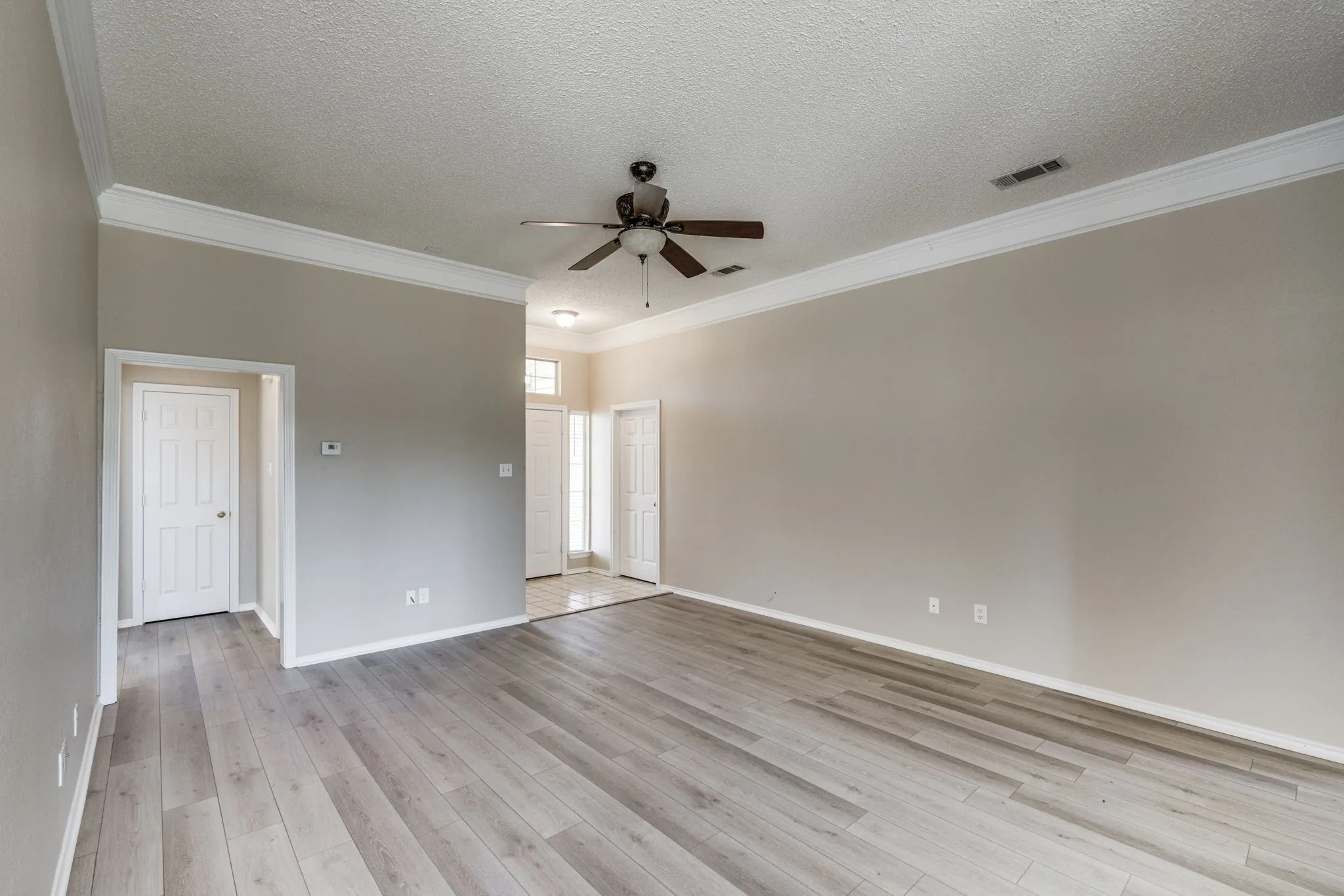 Single Family Residence For Rent in Ellis County , 32 Connecticut Avenue, Midlothian, Texas 76065, 3 Bedroom, 2 Bathroom, 2 Garage spaces, 1,569 Sqft, built in 1995, mls#21376558, Real Estate Agent in Midlothian, Homes For Rent in Ellis county, Homes For Rent in Midlothian, Realtor in Midlothian Texas, Real Estate Brokerage Independent Realty Texas, Luminita Cordes Realtor