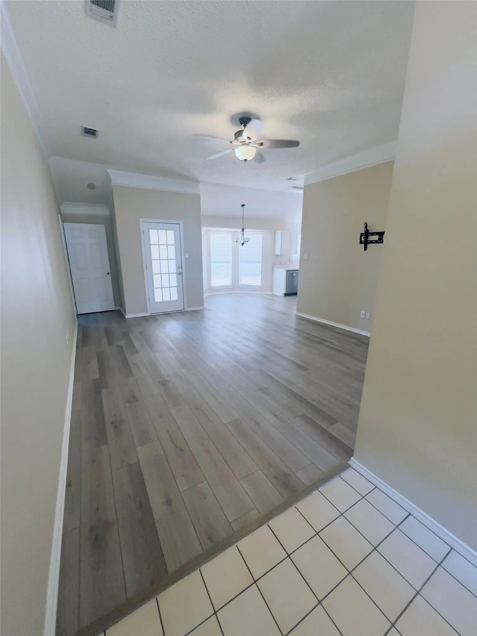 Single Family Residence For Rent in Ellis County , 32 Connecticut Avenue, Midlothian, Texas 76065, 3 Bedroom, 2 Bathroom, 2 Garage spaces, 1,569 Sqft, built in 1995, mls#21376558, Real Estate Agent in Midlothian, Homes For Rent in Ellis county, Homes For Rent in Midlothian, Realtor in Midlothian Texas, Real Estate Brokerage Independent Realty Texas, Luminita Cordes Realtor