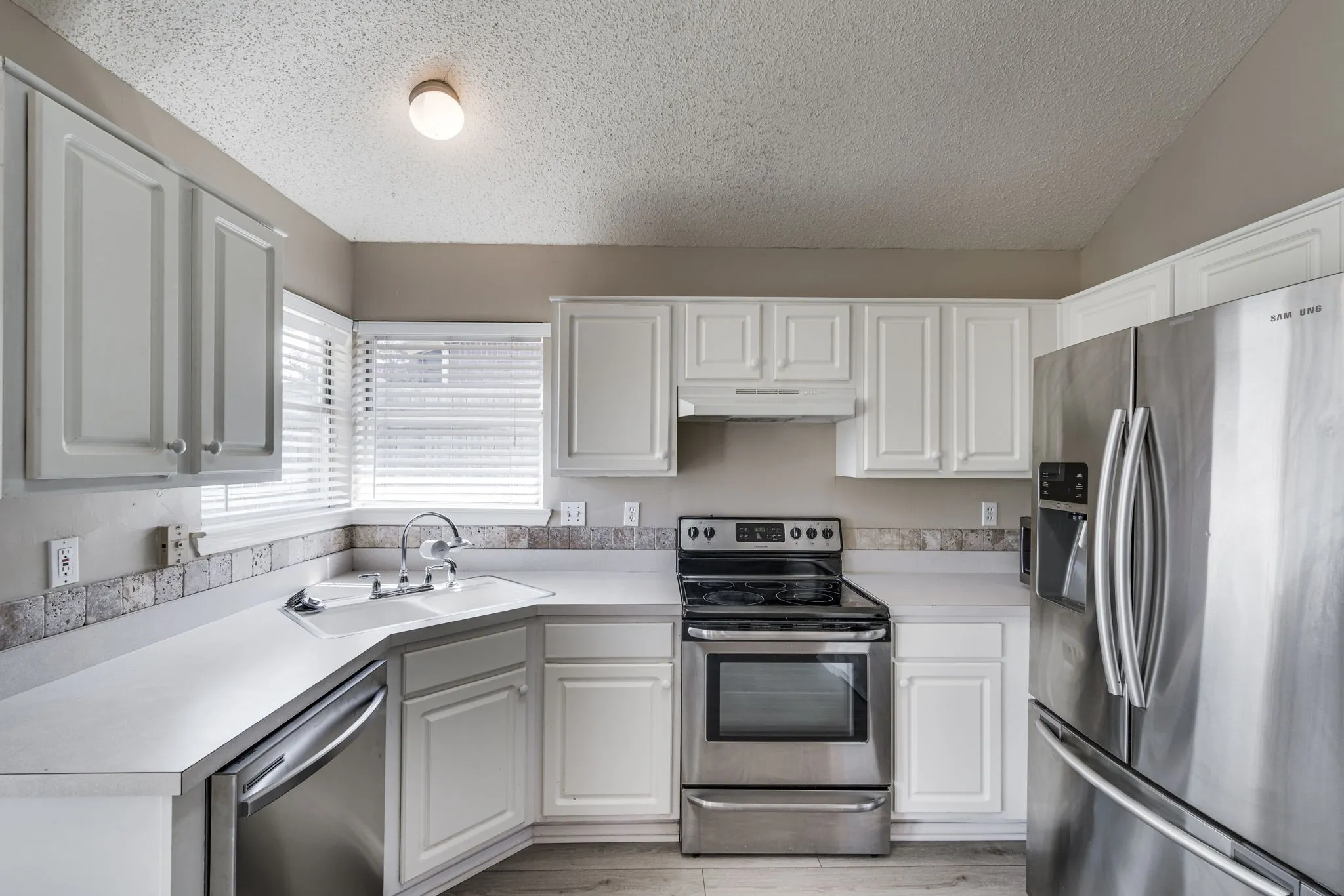 Single Family Residence For Rent in Ellis County , 32 Connecticut Avenue, Midlothian, Texas 76065, 3 Bedroom, 2 Bathroom, 2 Garage spaces, 1,569 Sqft, built in 1995, mls#21376558, Real Estate Agent in Midlothian, Homes For Rent in Ellis county, Homes For Rent in Midlothian, Realtor in Midlothian Texas, Real Estate Brokerage Independent Realty Texas, Luminita Cordes Realtor