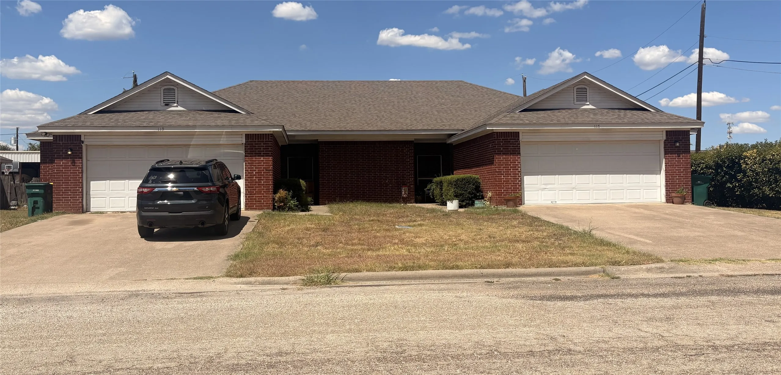 Duplex For Sale in Mc Lennan County , 117 Deana Drive 119, Robinson, Texas 76706, 6 Bedroom, 4 Bathroom, 4 Garage spaces, 0 Sqft, built in 2006, mls#21376588, Real Estate Agent in Robinson, Homes For Sale in Mc Lennan county, Homes For Sale in Robinson, Realtor in Robinson Texas, Real Estate Brokerage Independent Realty Texas, Luminita Cordes Realtor