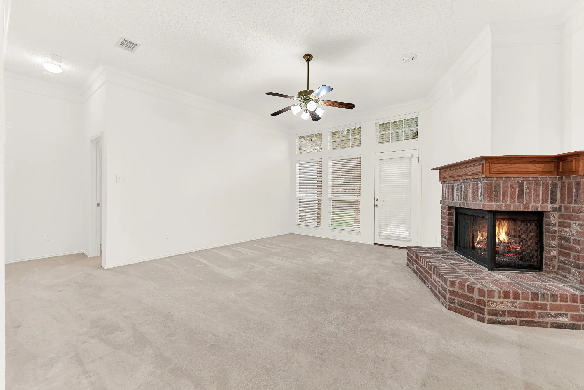 Single Family Residence For Sale in Collin County , 3211 Saint Pierre, Mc Kinney, Texas 75070, 4 Bedroom, 2 Bathroom, 2 Garage spaces, 2,042 Sqft, built in 1994, mls#21358433, Real Estate Agent in Mc Kinney, Homes For Sale in Collin county, Homes For Sale in Mc Kinney, Realtor in Mc Kinney Texas, Real Estate Brokerage Independent Realty Texas, Luminita Cordes Realtor