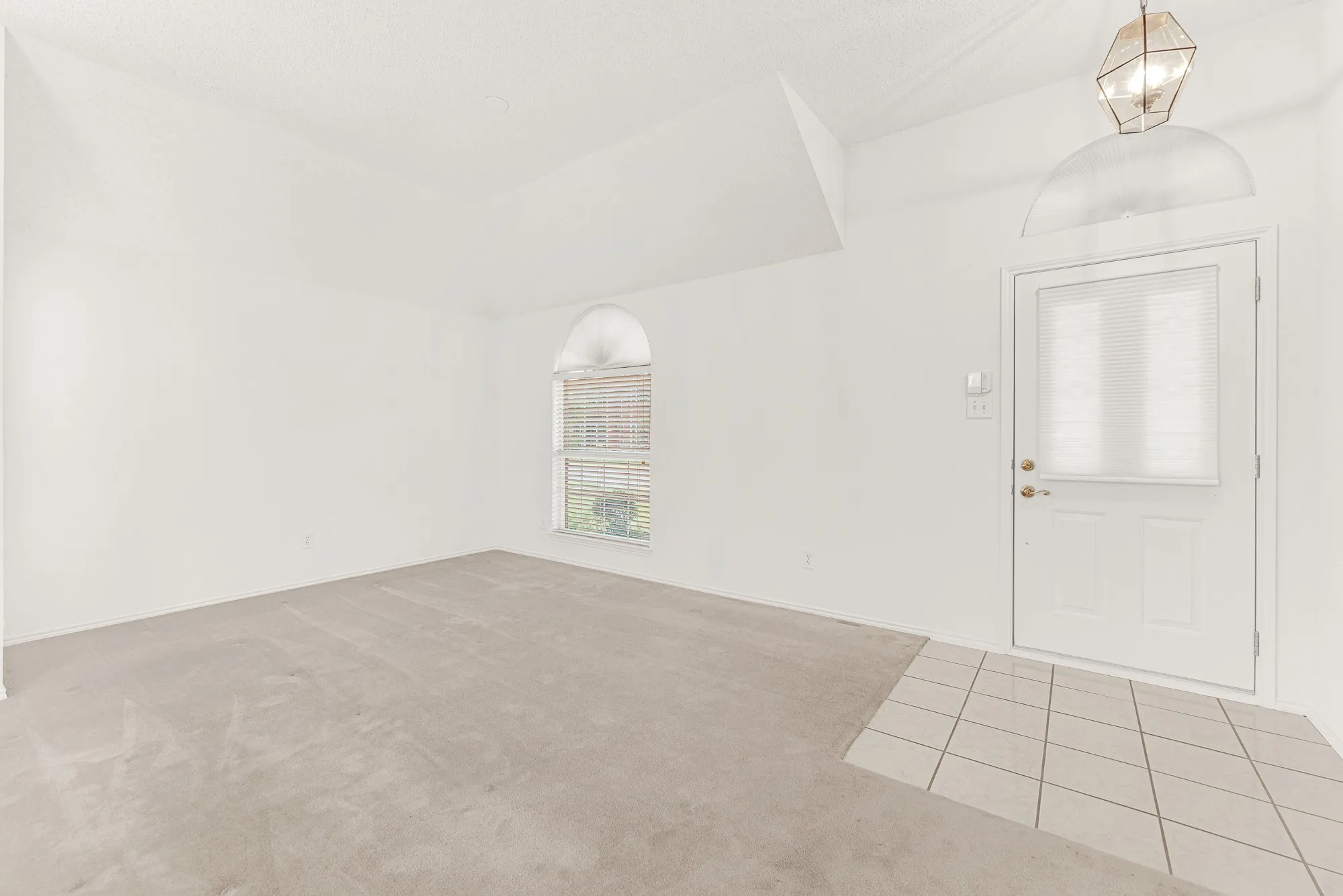 Single Family Residence For Sale in Collin County , 3211 Saint Pierre, Mc Kinney, Texas 75070, 4 Bedroom, 2 Bathroom, 2 Garage spaces, 2,042 Sqft, built in 1994, mls#21358433, Real Estate Agent in Mc Kinney, Homes For Sale in Collin county, Homes For Sale in Mc Kinney, Realtor in Mc Kinney Texas, Real Estate Brokerage Independent Realty Texas, Luminita Cordes Realtor