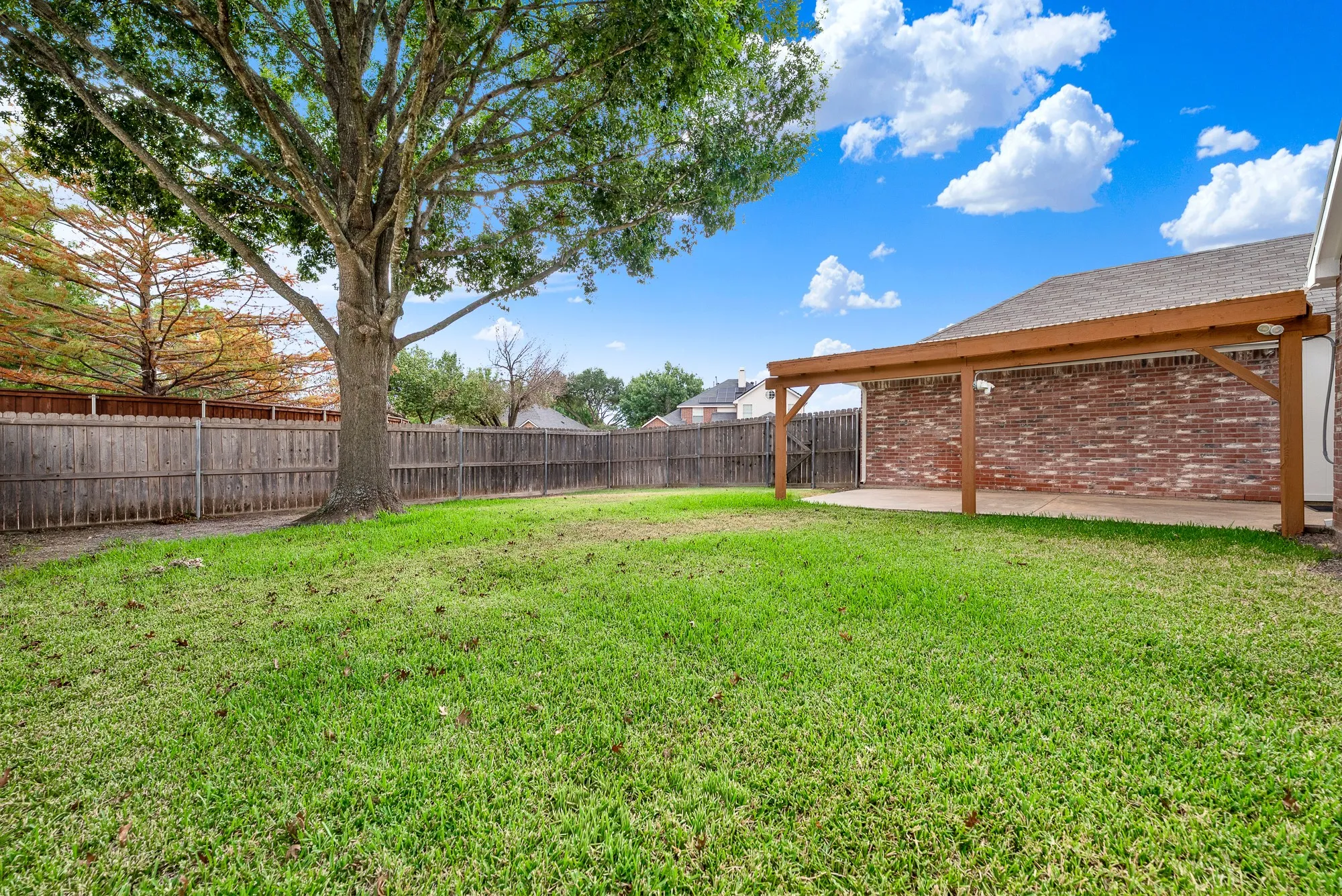 Single Family Residence For Sale in Collin County , 3211 Saint Pierre, Mc Kinney, Texas 75070, 4 Bedroom, 2 Bathroom, 2 Garage spaces, 2,042 Sqft, built in 1994, mls#21358433, Real Estate Agent in Mc Kinney, Homes For Sale in Collin county, Homes For Sale in Mc Kinney, Realtor in Mc Kinney Texas, Real Estate Brokerage Independent Realty Texas, Luminita Cordes Realtor
