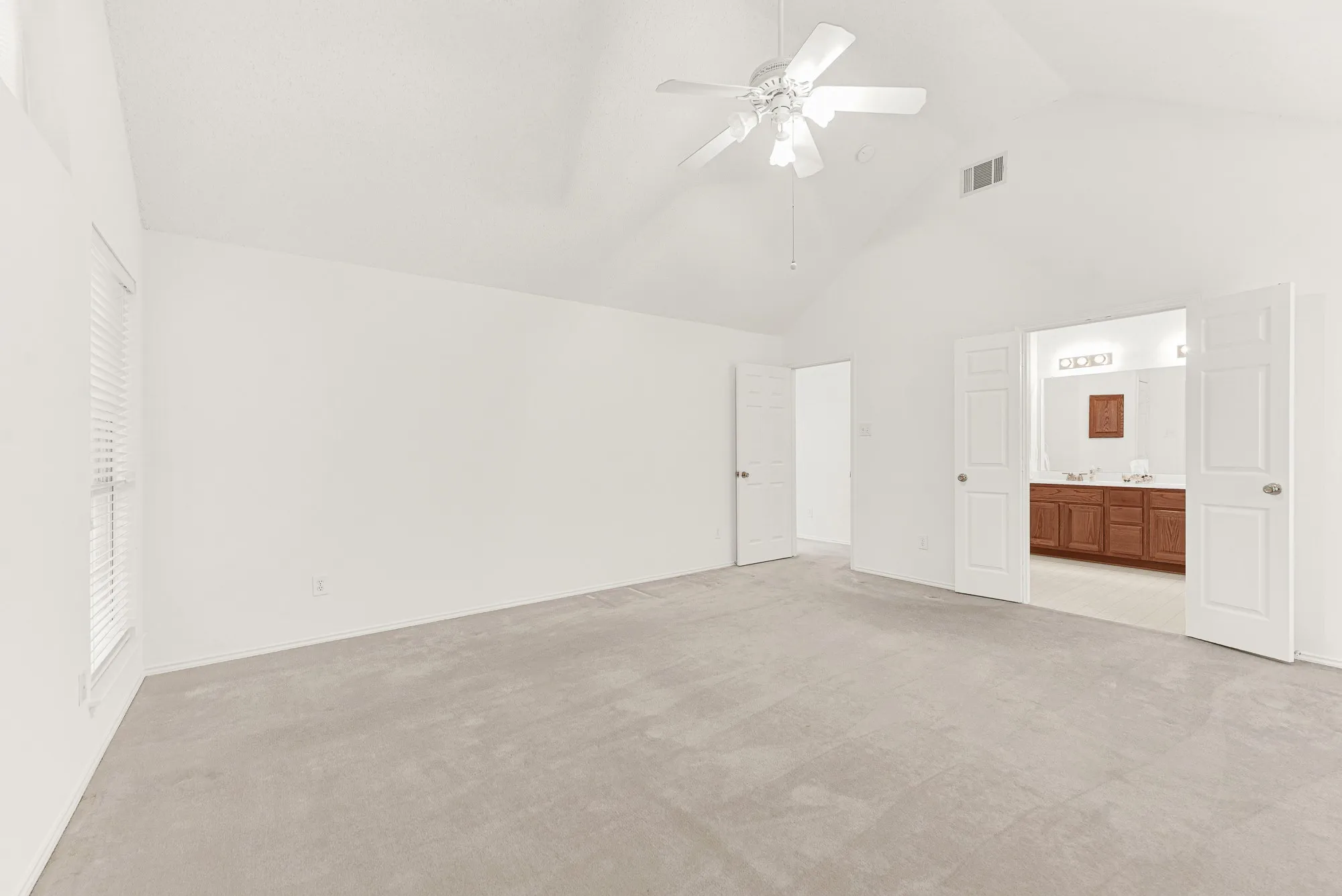 Single Family Residence For Sale in Collin County , 3211 Saint Pierre, Mc Kinney, Texas 75070, 4 Bedroom, 2 Bathroom, 2 Garage spaces, 2,042 Sqft, built in 1994, mls#21358433, Real Estate Agent in Mc Kinney, Homes For Sale in Collin county, Homes For Sale in Mc Kinney, Realtor in Mc Kinney Texas, Real Estate Brokerage Independent Realty Texas, Luminita Cordes Realtor