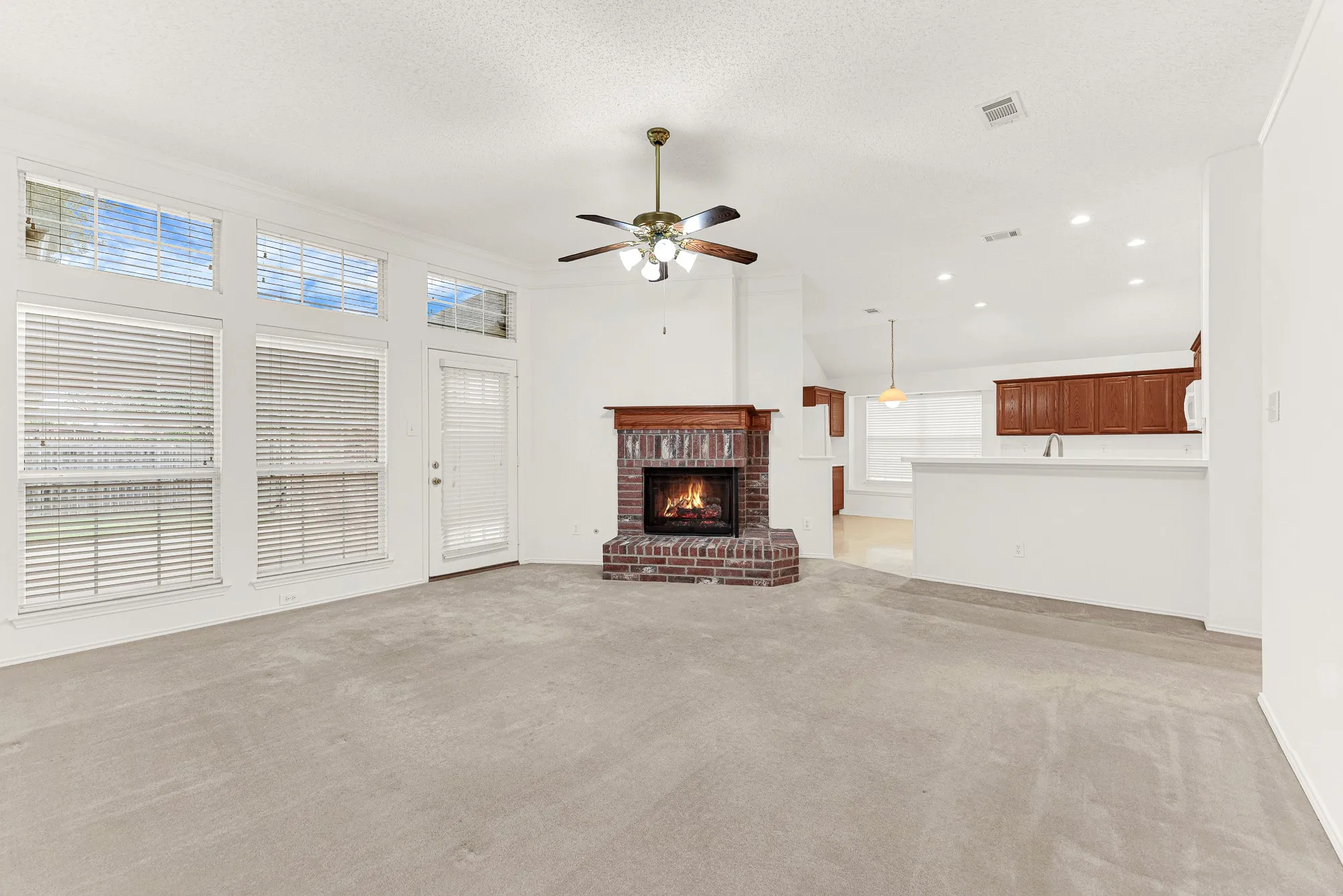 Single Family Residence For Sale in Collin County , 3211 Saint Pierre, Mc Kinney, Texas 75070, 4 Bedroom, 2 Bathroom, 2 Garage spaces, 2,042 Sqft, built in 1994, mls#21358433, Real Estate Agent in Mc Kinney, Homes For Sale in Collin county, Homes For Sale in Mc Kinney, Realtor in Mc Kinney Texas, Real Estate Brokerage Independent Realty Texas, Luminita Cordes Realtor