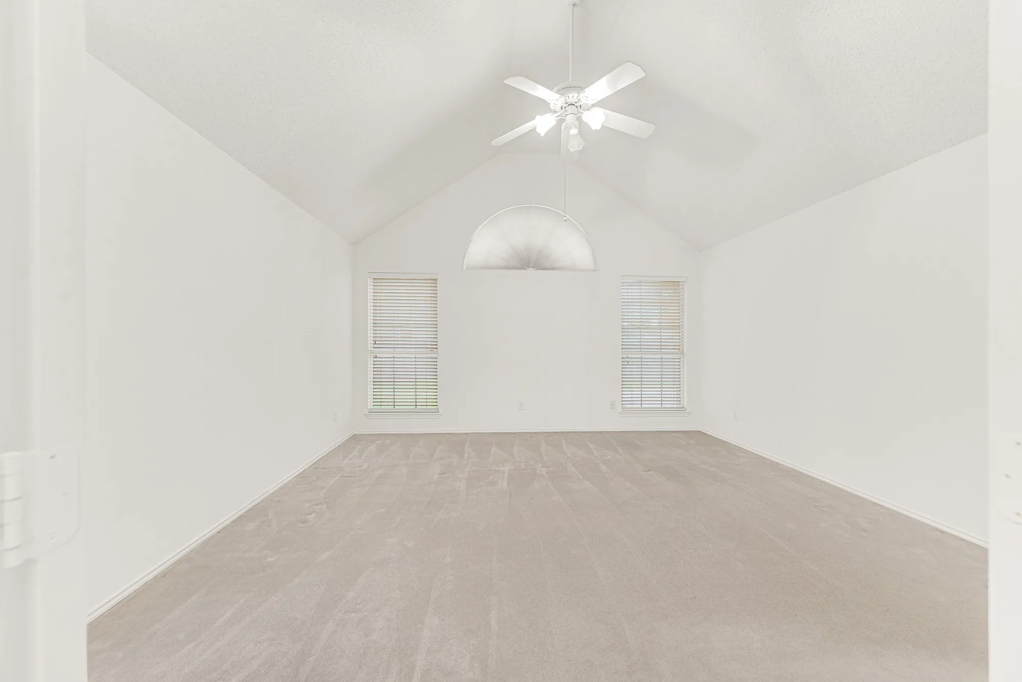 Single Family Residence For Sale in Collin County , 3211 Saint Pierre, Mc Kinney, Texas 75070, 4 Bedroom, 2 Bathroom, 2 Garage spaces, 2,042 Sqft, built in 1994, mls#21358433, Real Estate Agent in Mc Kinney, Homes For Sale in Collin county, Homes For Sale in Mc Kinney, Realtor in Mc Kinney Texas, Real Estate Brokerage Independent Realty Texas, Luminita Cordes Realtor