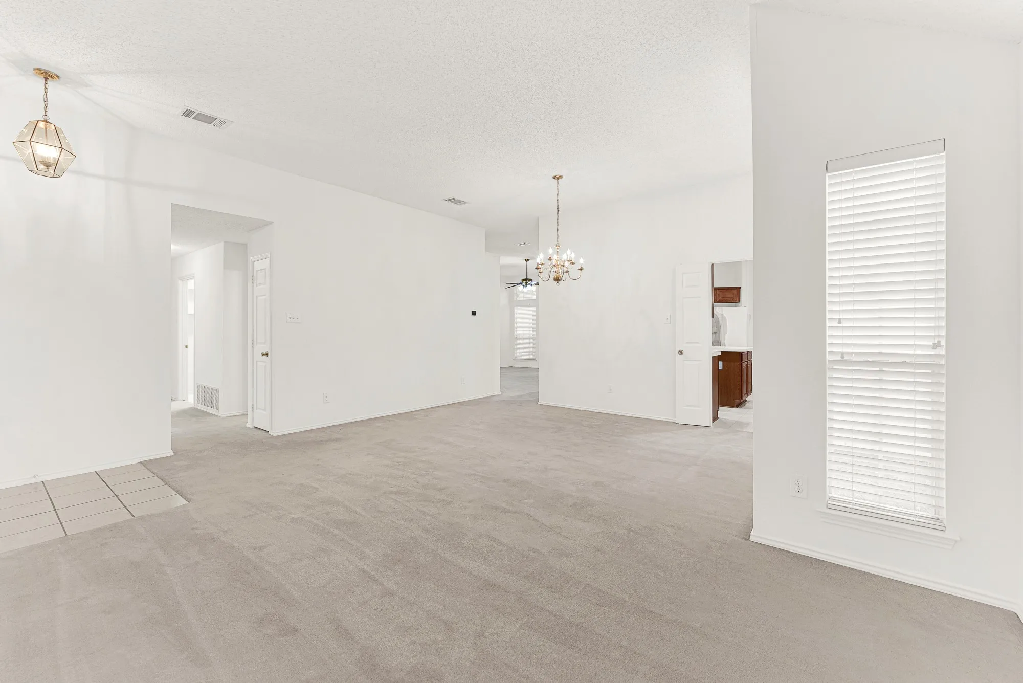 Single Family Residence For Sale in Collin County , 3211 Saint Pierre, Mc Kinney, Texas 75070, 4 Bedroom, 2 Bathroom, 2 Garage spaces, 2,042 Sqft, built in 1994, mls#21358433, Real Estate Agent in Mc Kinney, Homes For Sale in Collin county, Homes For Sale in Mc Kinney, Realtor in Mc Kinney Texas, Real Estate Brokerage Independent Realty Texas, Luminita Cordes Realtor