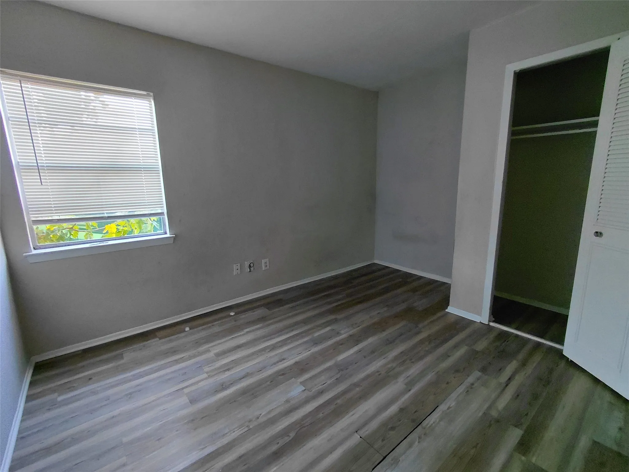 Single Family Residence For Sale in Dallas County , 2909 Wood Thrush Street, Grand Prairie, Texas 75052, 4 Bedroom, 2 Bathroom, 2 Garage spaces, 1,527 Sqft, built in 1974, mls#21376596, Real Estate Agent in Grand Prairie, Homes For Sale in Dallas county, Homes For Sale in Grand Prairie, Realtor in Grand Prairie Texas, Real Estate Brokerage Independent Realty Texas, Luminita Cordes Realtor