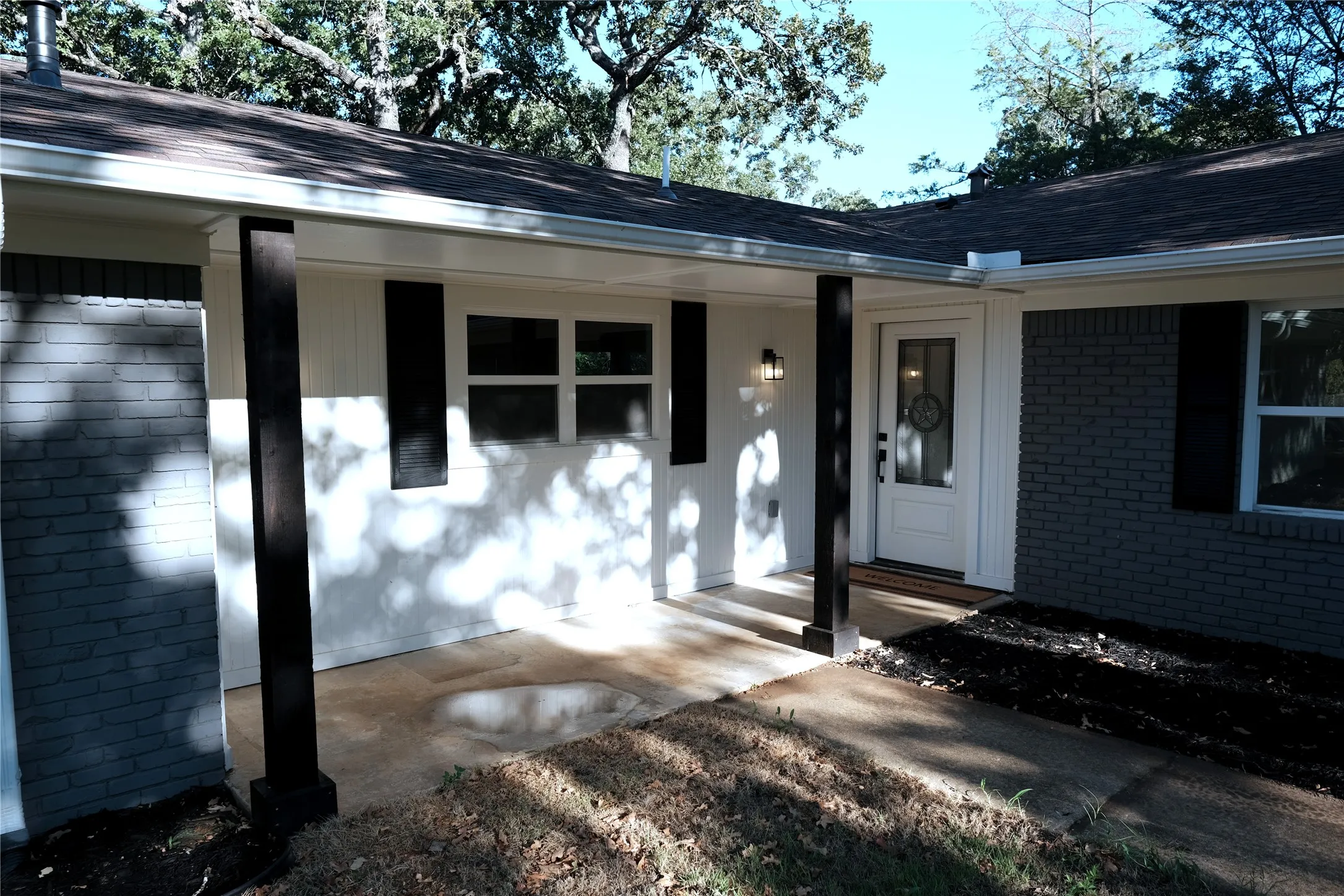 Single Family Residence For Sale in Grayson County , 17 Circle Drive, Denison, Texas 75021, 3 Bedroom, 2 Bathroom, 2 Garage spaces, 1,680 Sqft, built in 1962, mls#21375500, Real Estate Agent in Denison, Homes For Sale in Grayson county, Homes For Sale in Denison, Realtor in Denison Texas, Real Estate Brokerage Independent Realty Texas, Luminita Cordes Realtor