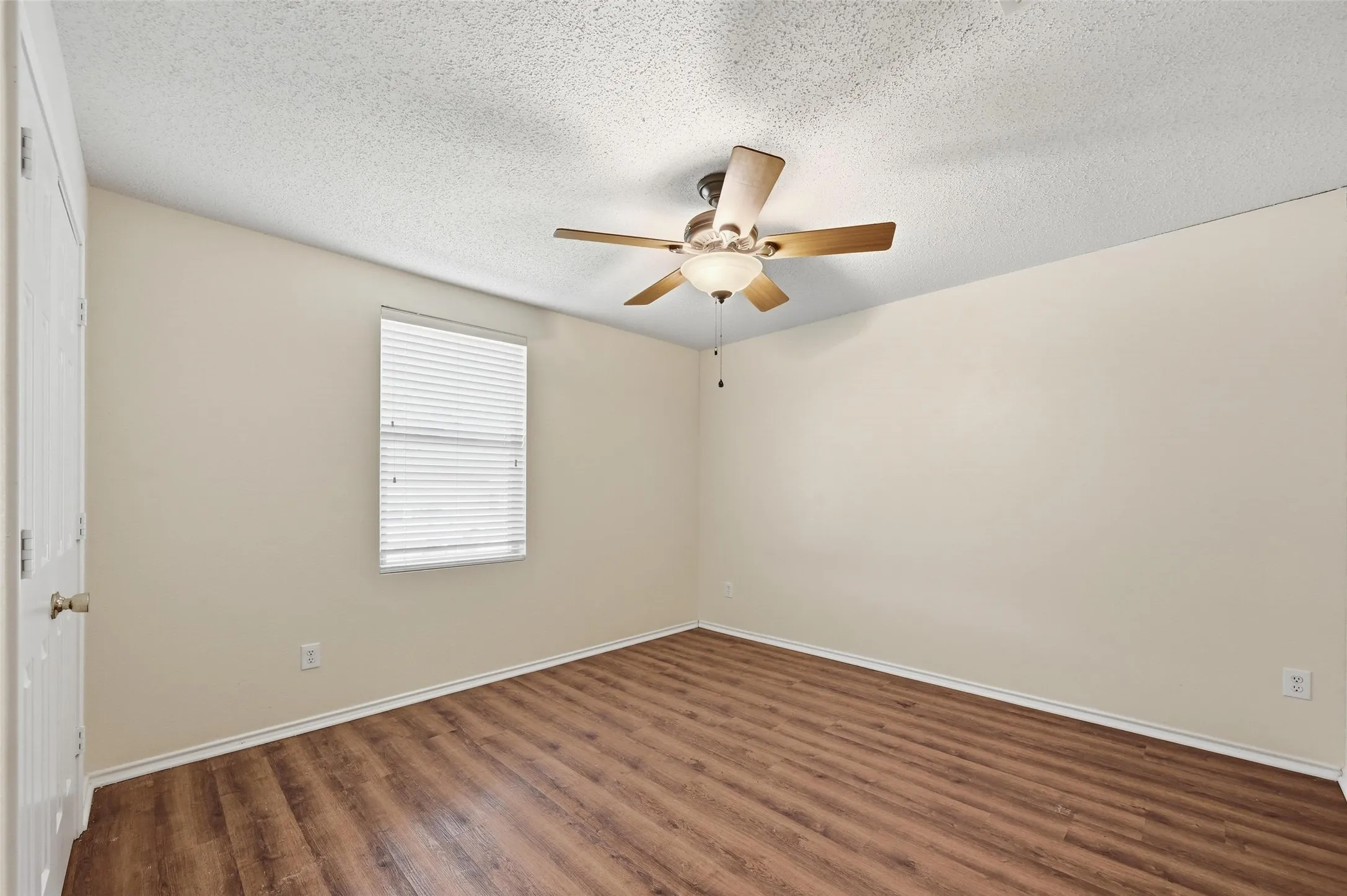 Single Family Residence For Rent in Collin County , 2932 Reata Drive, Wylie, Texas 75098, 4 Bedroom, 2 Bathroom, 2 Garage spaces, 2,088 Sqft, built in 2004, mls#21376604, Real Estate Agent in Wylie, Homes For Rent in Collin county, Homes For Rent in Wylie, Realtor in Wylie Texas, Real Estate Brokerage Independent Realty Texas, Luminita Cordes Realtor