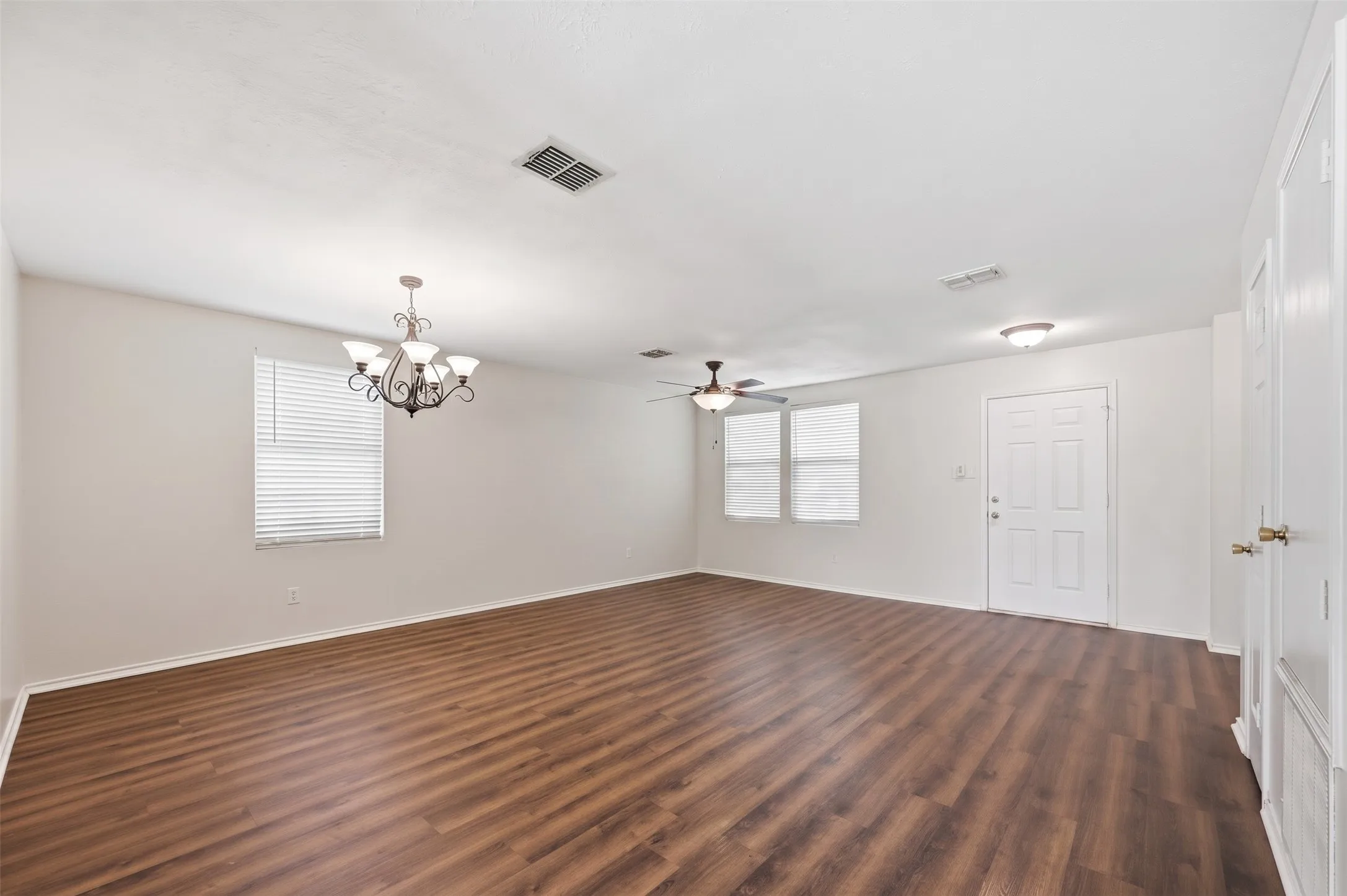 Single Family Residence For Rent in Collin County , 2932 Reata Drive, Wylie, Texas 75098, 4 Bedroom, 2 Bathroom, 2 Garage spaces, 2,088 Sqft, built in 2004, mls#21376604, Real Estate Agent in Wylie, Homes For Rent in Collin county, Homes For Rent in Wylie, Realtor in Wylie Texas, Real Estate Brokerage Independent Realty Texas, Luminita Cordes Realtor