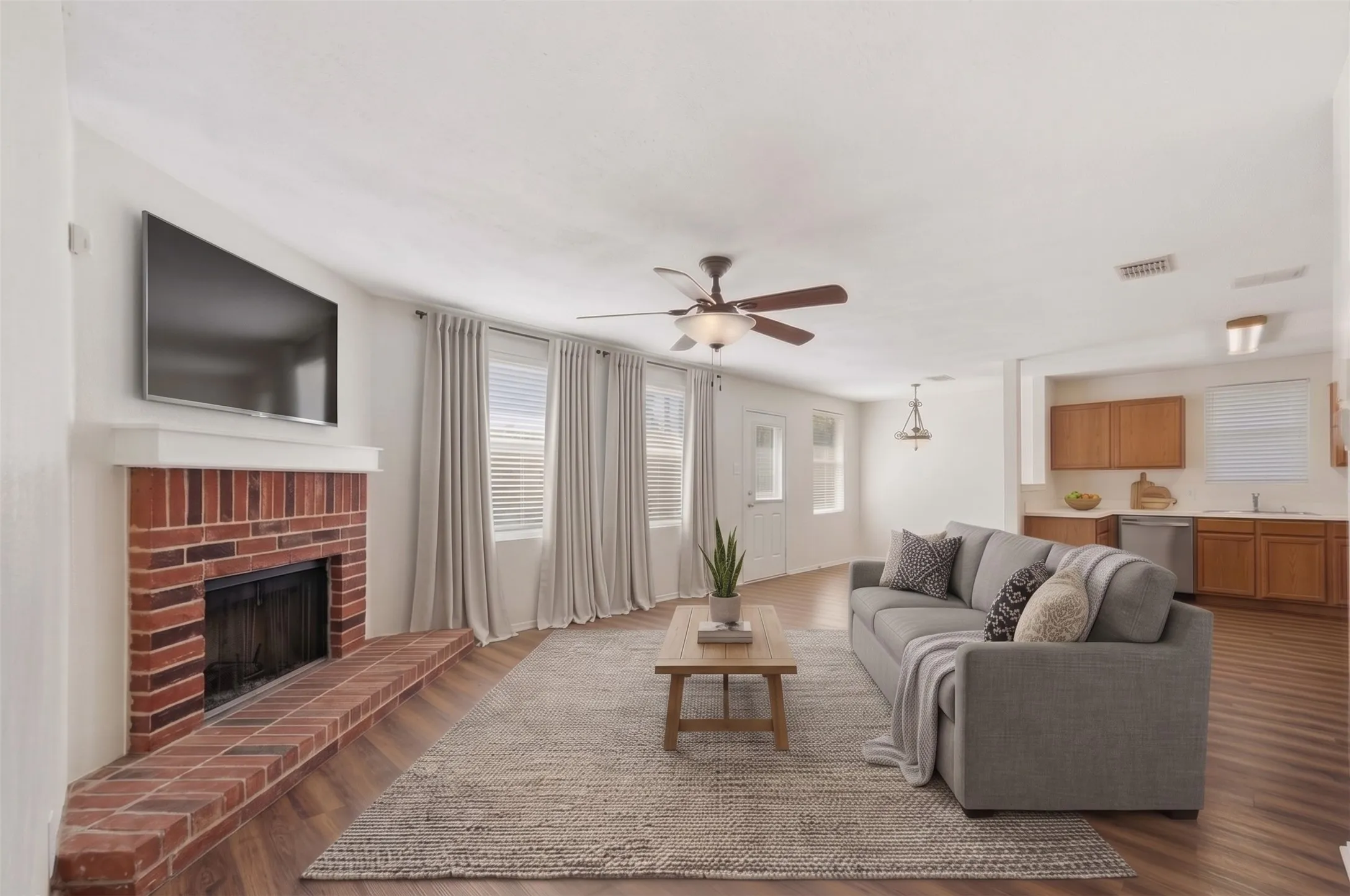 Single Family Residence For Rent in Collin County , 2932 Reata Drive, Wylie, Texas 75098, 4 Bedroom, 2 Bathroom, 2 Garage spaces, 2,088 Sqft, built in 2004, mls#21376604, Real Estate Agent in Wylie, Homes For Rent in Collin county, Homes For Rent in Wylie, Realtor in Wylie Texas, Real Estate Brokerage Independent Realty Texas, Luminita Cordes Realtor