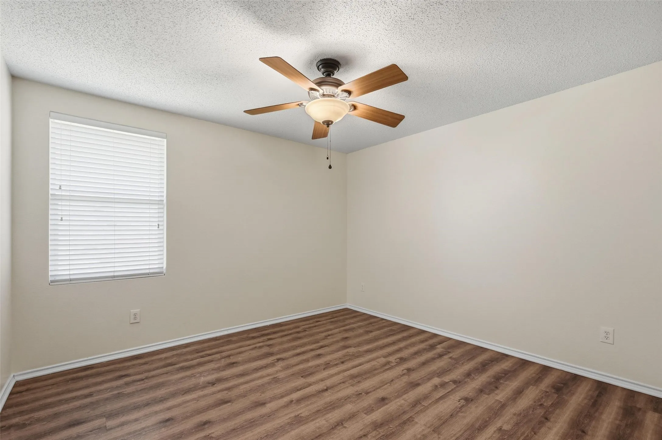 Single Family Residence For Rent in Collin County , 2932 Reata Drive, Wylie, Texas 75098, 4 Bedroom, 2 Bathroom, 2 Garage spaces, 2,088 Sqft, built in 2004, mls#21376604, Real Estate Agent in Wylie, Homes For Rent in Collin county, Homes For Rent in Wylie, Realtor in Wylie Texas, Real Estate Brokerage Independent Realty Texas, Luminita Cordes Realtor