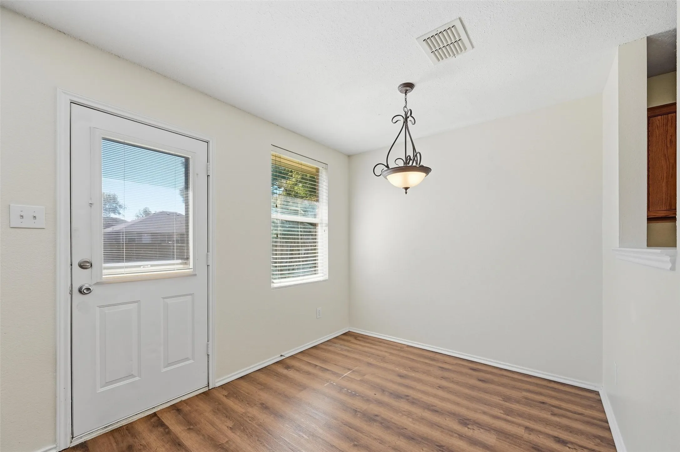 Single Family Residence For Rent in Collin County , 2932 Reata Drive, Wylie, Texas 75098, 4 Bedroom, 2 Bathroom, 2 Garage spaces, 2,088 Sqft, built in 2004, mls#21376604, Real Estate Agent in Wylie, Homes For Rent in Collin county, Homes For Rent in Wylie, Realtor in Wylie Texas, Real Estate Brokerage Independent Realty Texas, Luminita Cordes Realtor