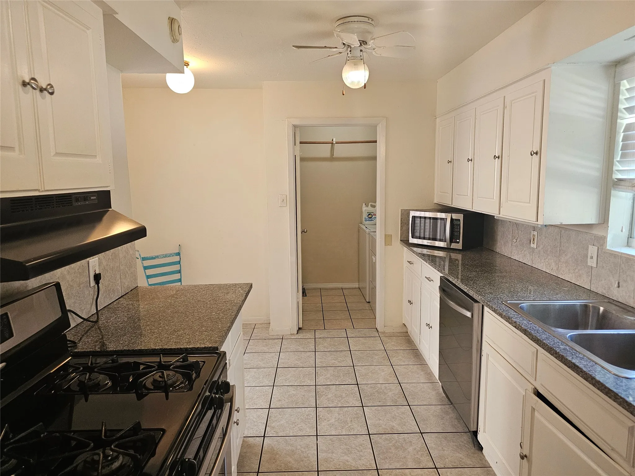 Single Family Residence For Rent in Dallas County , 7016 Briarmeadow Drive, Dallas, Texas 75230, 3 Bedroom, 2 Bathroom, 2 Garage spaces, 1,731 Sqft, built in 1965, mls#21376611, Real Estate Agent in Dallas, Homes For Rent in Dallas county, Homes For Rent in Dallas, Realtor in Dallas Texas, Real Estate Brokerage Independent Realty Texas, Luminita Cordes Realtor