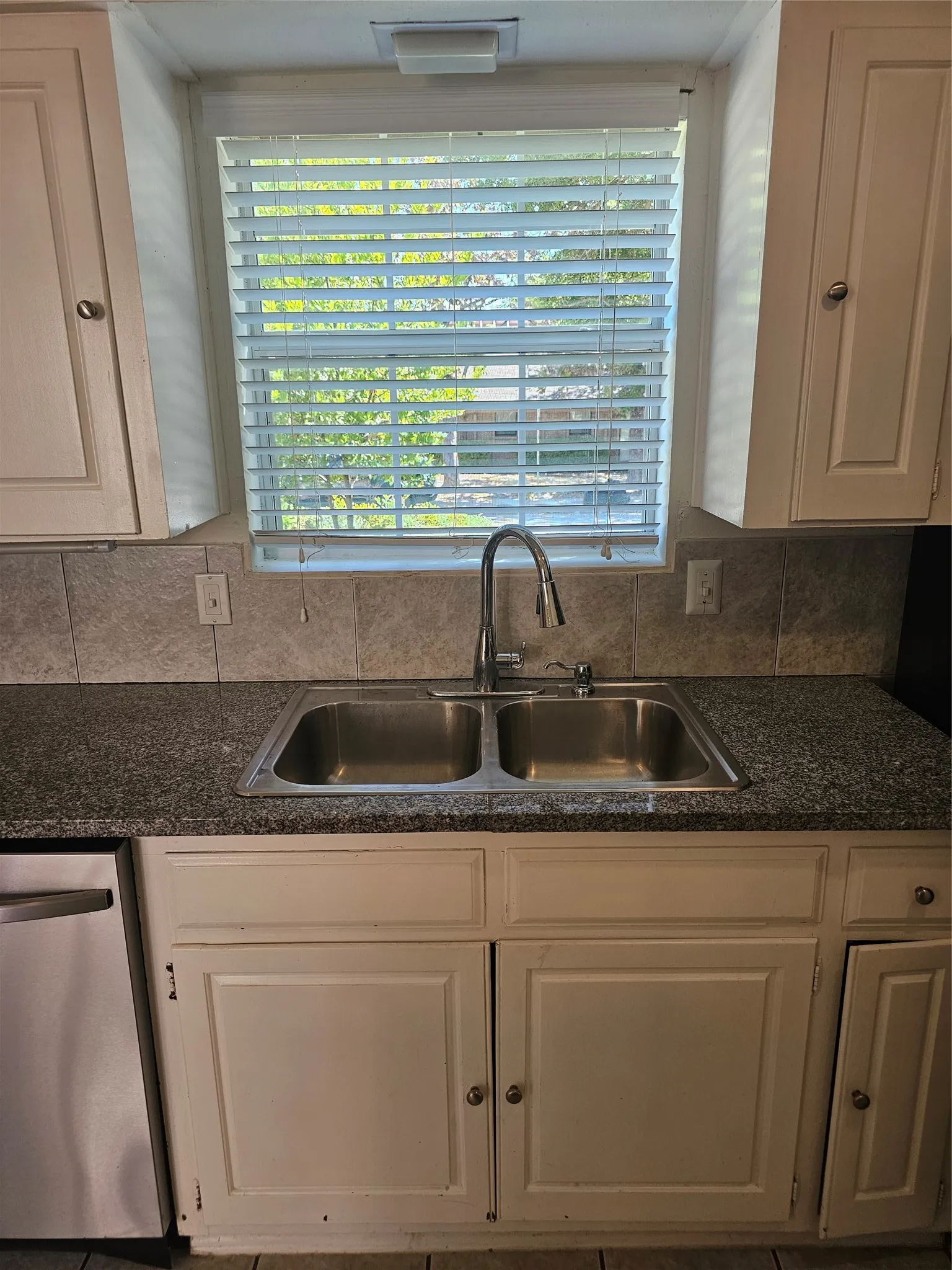 Single Family Residence For Rent in Dallas County , 7016 Briarmeadow Drive, Dallas, Texas 75230, 3 Bedroom, 2 Bathroom, 2 Garage spaces, 1,731 Sqft, built in 1965, mls#21376611, Real Estate Agent in Dallas, Homes For Rent in Dallas county, Homes For Rent in Dallas, Realtor in Dallas Texas, Real Estate Brokerage Independent Realty Texas, Luminita Cordes Realtor