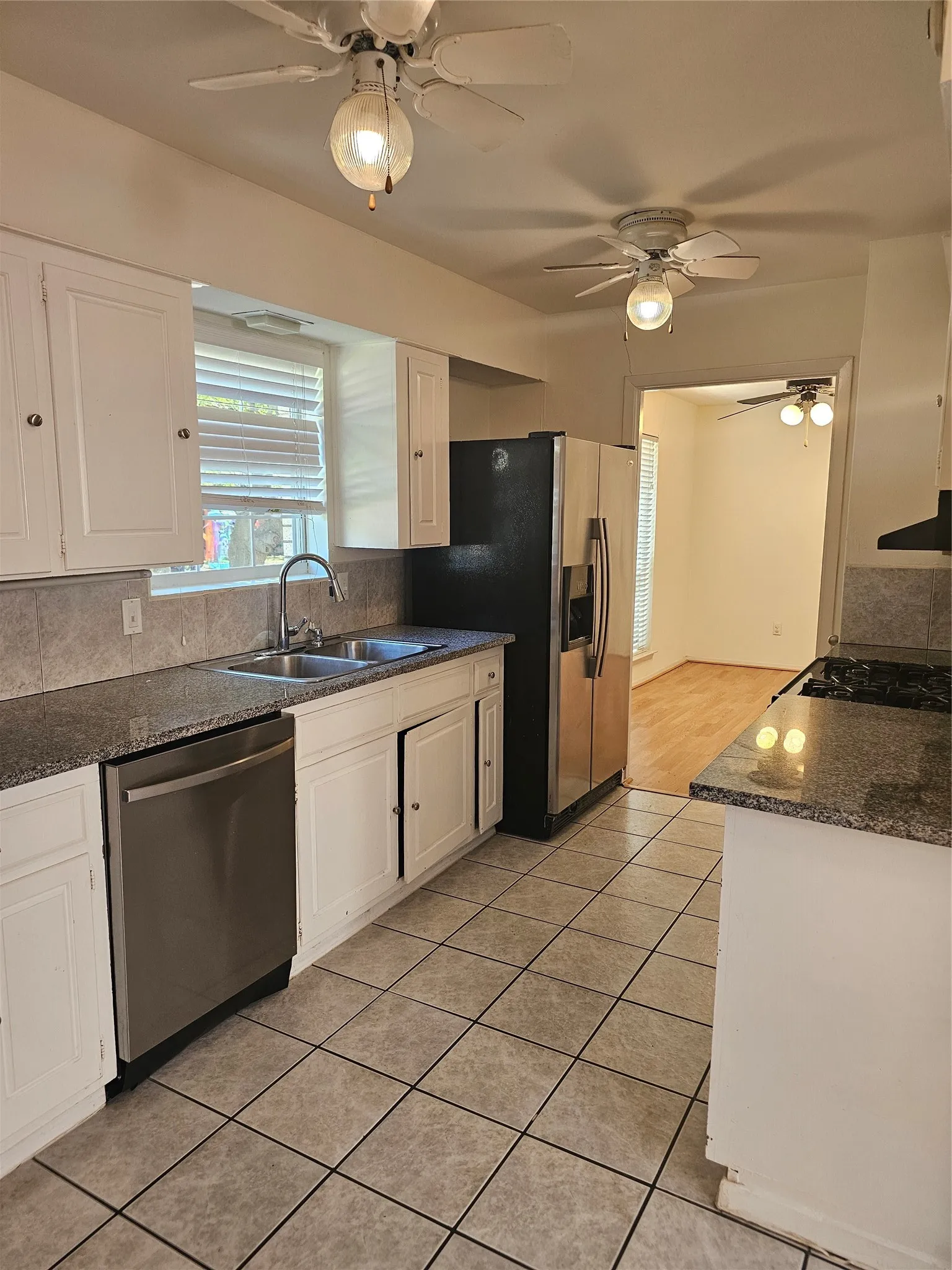 Single Family Residence For Rent in Dallas County , 7016 Briarmeadow Drive, Dallas, Texas 75230, 3 Bedroom, 2 Bathroom, 2 Garage spaces, 1,731 Sqft, built in 1965, mls#21376611, Real Estate Agent in Dallas, Homes For Rent in Dallas county, Homes For Rent in Dallas, Realtor in Dallas Texas, Real Estate Brokerage Independent Realty Texas, Luminita Cordes Realtor