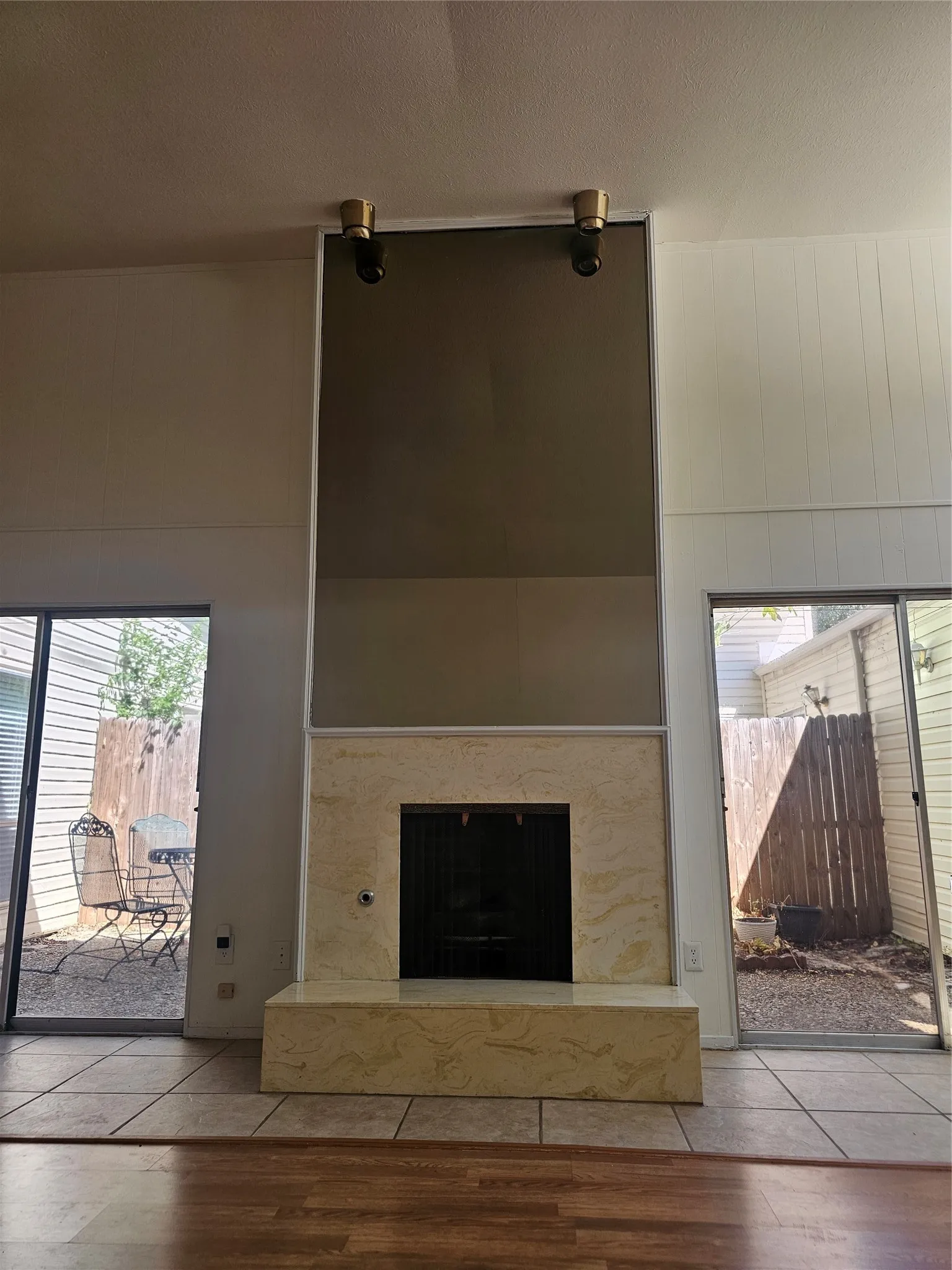 Single Family Residence For Rent in Dallas County , 7016 Briarmeadow Drive, Dallas, Texas 75230, 3 Bedroom, 2 Bathroom, 2 Garage spaces, 1,731 Sqft, built in 1965, mls#21376611, Real Estate Agent in Dallas, Homes For Rent in Dallas county, Homes For Rent in Dallas, Realtor in Dallas Texas, Real Estate Brokerage Independent Realty Texas, Luminita Cordes Realtor