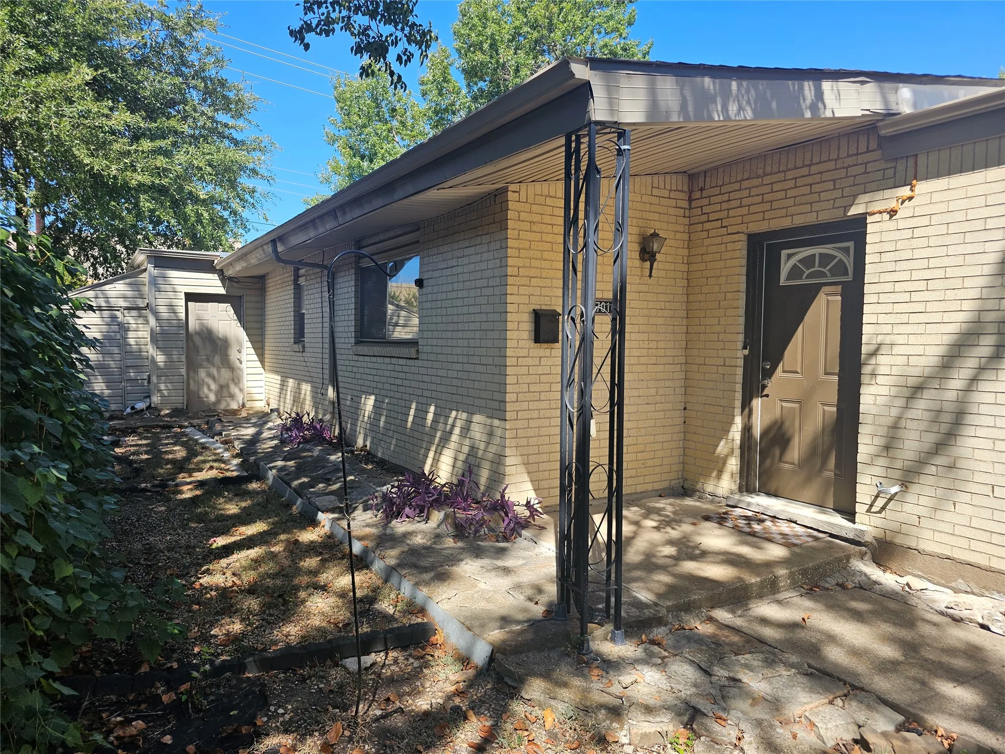 Single Family Residence For Rent in Dallas County , 7016 Briarmeadow Drive, Dallas, Texas 75230, 3 Bedroom, 2 Bathroom, 2 Garage spaces, 1,731 Sqft, built in 1965, mls#21376611, Real Estate Agent in Dallas, Homes For Rent in Dallas county, Homes For Rent in Dallas, Realtor in Dallas Texas, Real Estate Brokerage Independent Realty Texas, Luminita Cordes Realtor