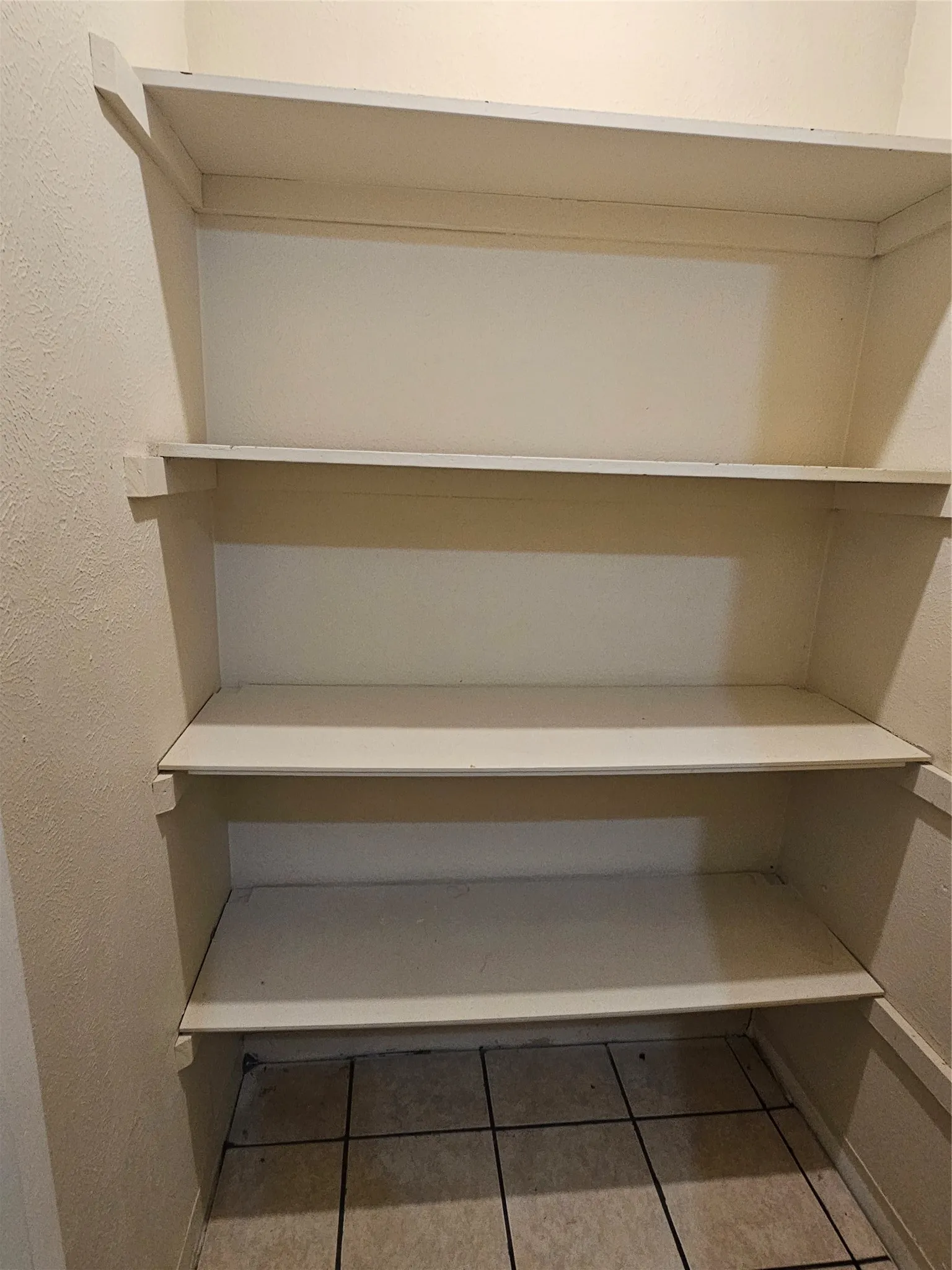Single Family Residence For Rent in Dallas County , 7016 Briarmeadow Drive, Dallas, Texas 75230, 3 Bedroom, 2 Bathroom, 2 Garage spaces, 1,731 Sqft, built in 1965, mls#21376611, Real Estate Agent in Dallas, Homes For Rent in Dallas county, Homes For Rent in Dallas, Realtor in Dallas Texas, Real Estate Brokerage Independent Realty Texas, Luminita Cordes Realtor