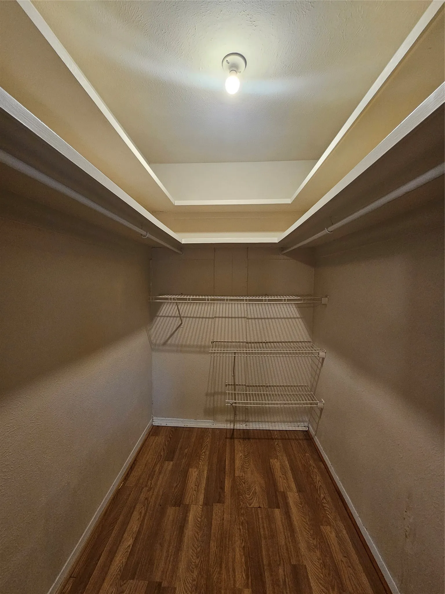 Single Family Residence For Rent in Dallas County , 7016 Briarmeadow Drive, Dallas, Texas 75230, 3 Bedroom, 2 Bathroom, 2 Garage spaces, 1,731 Sqft, built in 1965, mls#21376611, Real Estate Agent in Dallas, Homes For Rent in Dallas county, Homes For Rent in Dallas, Realtor in Dallas Texas, Real Estate Brokerage Independent Realty Texas, Luminita Cordes Realtor