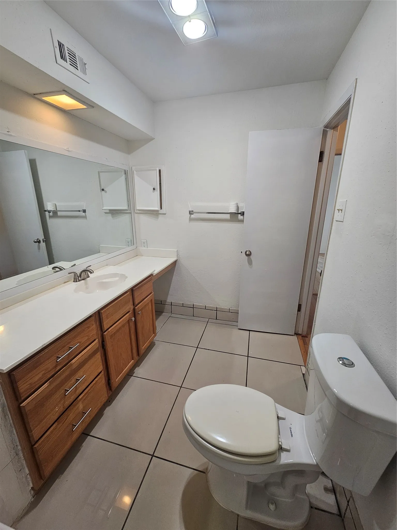 Single Family Residence For Rent in Dallas County , 7016 Briarmeadow Drive, Dallas, Texas 75230, 3 Bedroom, 2 Bathroom, 2 Garage spaces, 1,731 Sqft, built in 1965, mls#21376611, Real Estate Agent in Dallas, Homes For Rent in Dallas county, Homes For Rent in Dallas, Realtor in Dallas Texas, Real Estate Brokerage Independent Realty Texas, Luminita Cordes Realtor