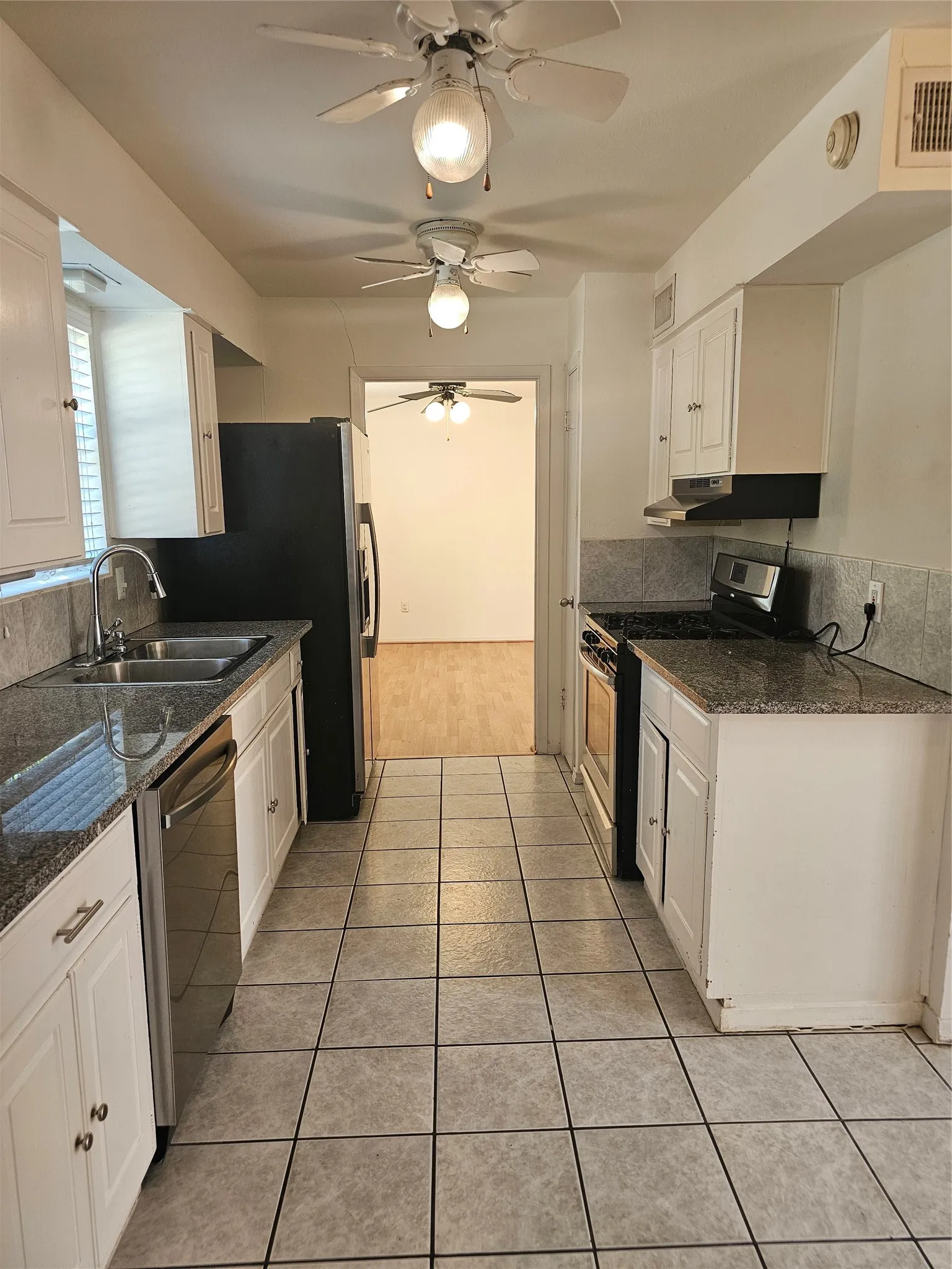 Single Family Residence For Rent in Dallas County , 7016 Briarmeadow Drive, Dallas, Texas 75230, 3 Bedroom, 2 Bathroom, 2 Garage spaces, 1,731 Sqft, built in 1965, mls#21376611, Real Estate Agent in Dallas, Homes For Rent in Dallas county, Homes For Rent in Dallas, Realtor in Dallas Texas, Real Estate Brokerage Independent Realty Texas, Luminita Cordes Realtor