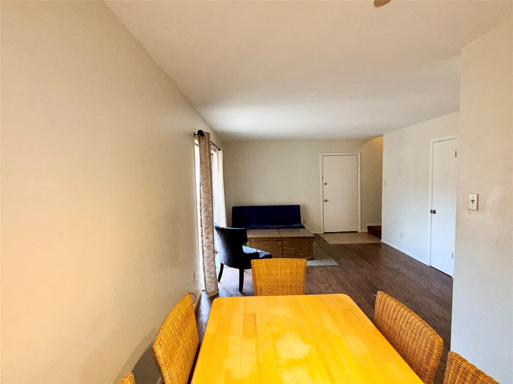 Condominium For Sale in Dallas County , 12818 Midway Road 2078, Dallas, Texas 75244, 1 Bedroom, 2 Bathroom, Garage spaces, 732 Sqft, built in 1970, mls#21376612, Real Estate Agent in Dallas, Homes For Sale in Dallas county, Homes For Sale in Dallas, Realtor in Dallas Texas, Real Estate Brokerage Independent Realty Texas, Luminita Cordes Realtor