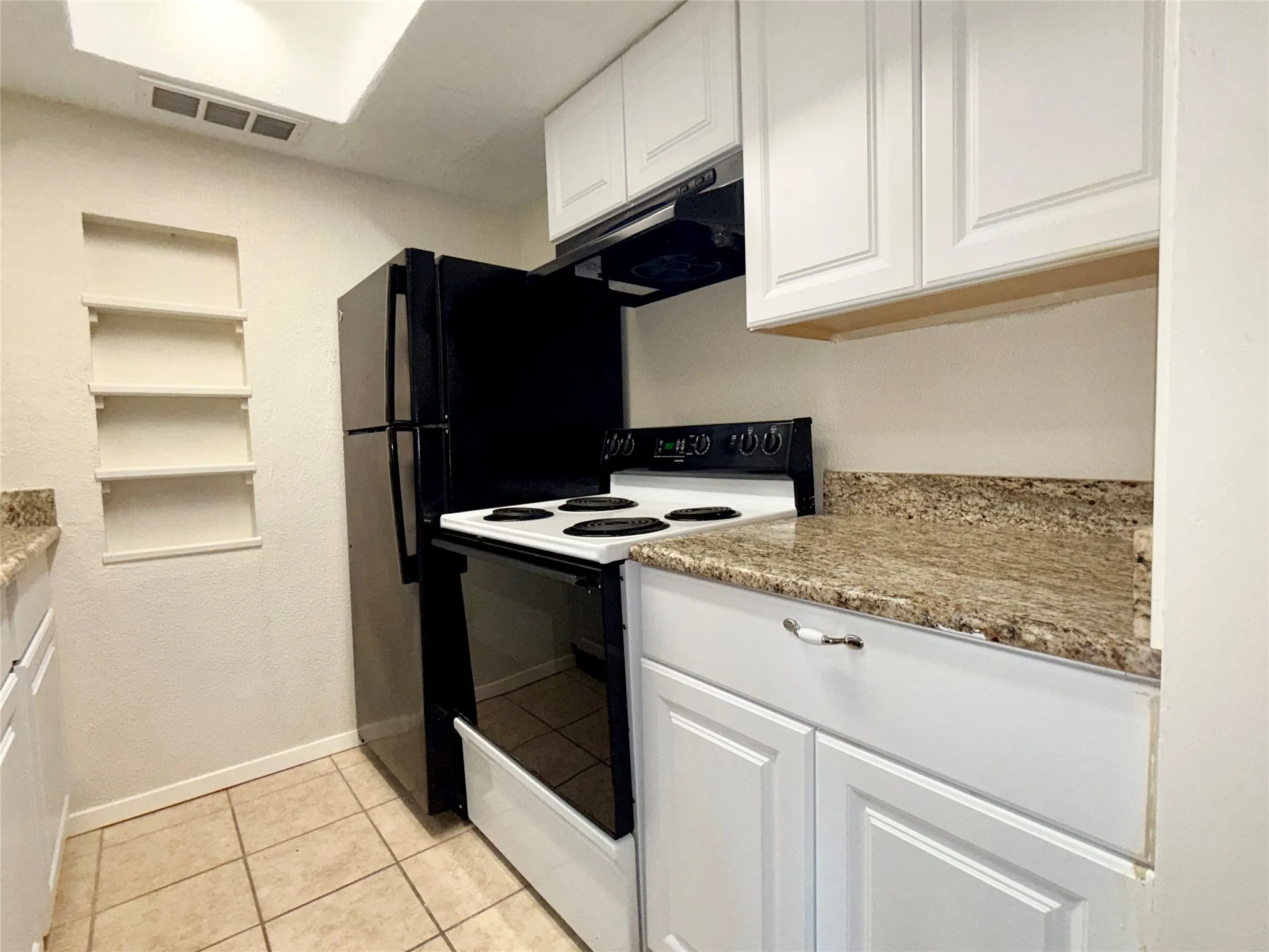 Condominium For Sale in Dallas County , 12818 Midway Road 2078, Dallas, Texas 75244, 1 Bedroom, 2 Bathroom, Garage spaces, 732 Sqft, built in 1970, mls#21376612, Real Estate Agent in Dallas, Homes For Sale in Dallas county, Homes For Sale in Dallas, Realtor in Dallas Texas, Real Estate Brokerage Independent Realty Texas, Luminita Cordes Realtor
