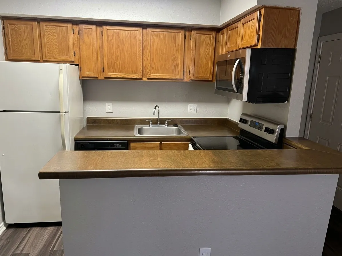 Condominium For Sale in Dallas County , 9801 Walnut Street A 304, Dallas, Texas 75243, 1 Bedroom, 1 Bathroom, Garage spaces, 486 Sqft, built in 1981, mls#21374886, Real Estate Agent in Dallas, Homes For Sale in Dallas county, Homes For Sale in Dallas, Realtor in Dallas Texas, Real Estate Brokerage Independent Realty Texas, Luminita Cordes Realtor