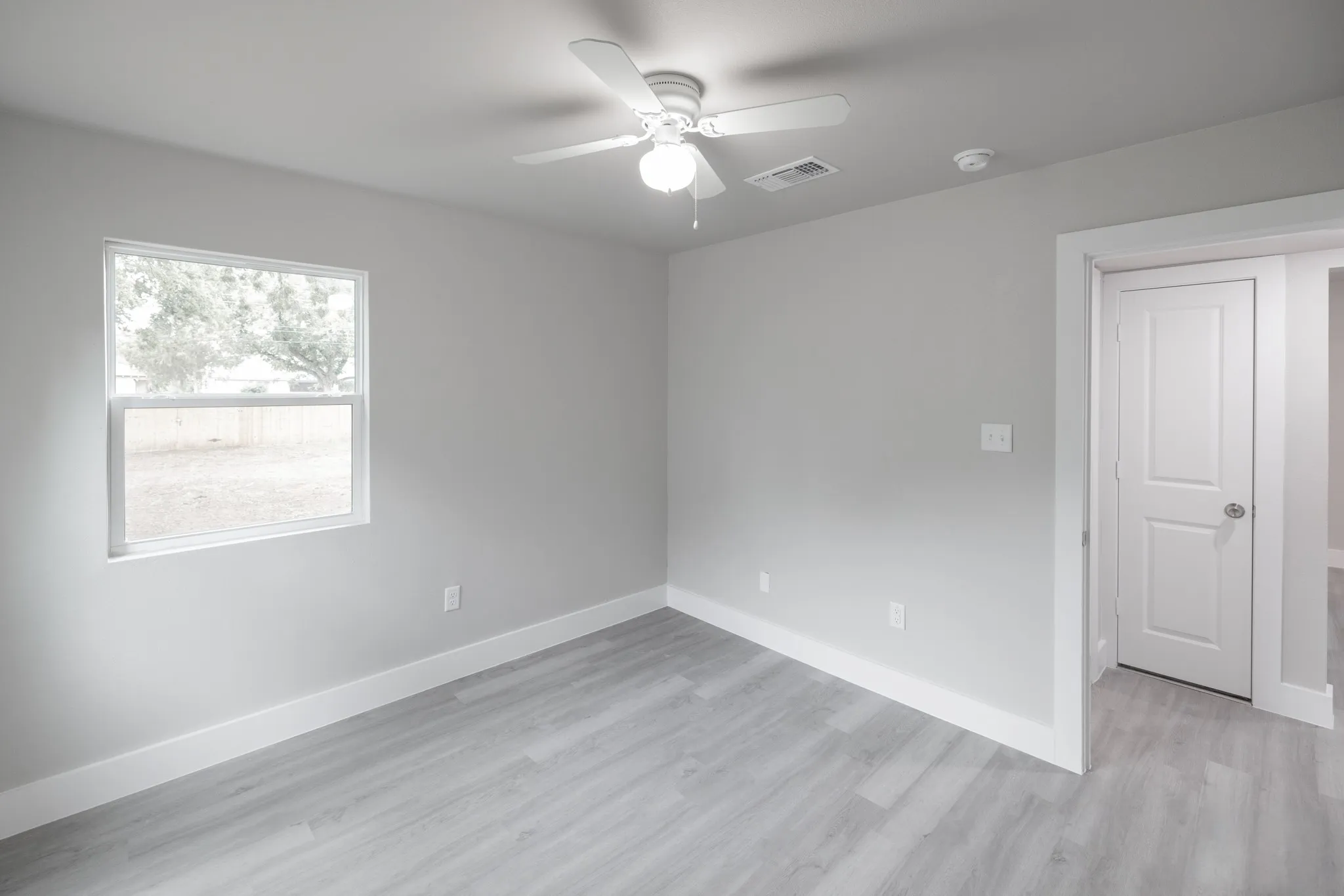 Single Family Residence For Sale in Taylor County , 1434 Lillius Street, Abilene, Texas 79603, 3 Bedroom, 1 Bathroom, Garage spaces, 994 Sqft, built in 1950, mls#21368900, Real Estate Agent in Abilene, Homes For Sale in Taylor county, Homes For Sale in Abilene, Realtor in Abilene Texas, Real Estate Brokerage Independent Realty Texas, Luminita Cordes Realtor