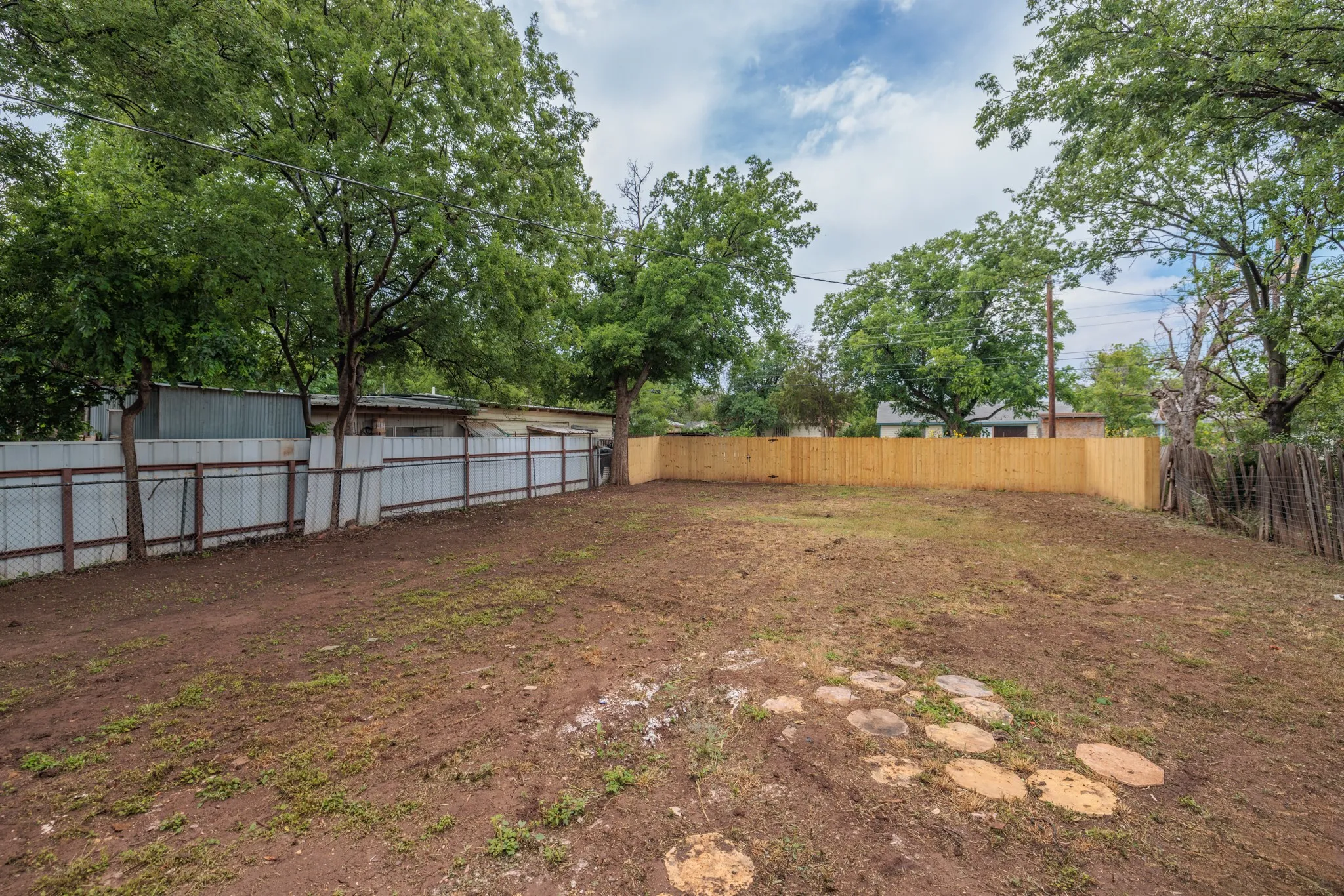 Single Family Residence For Sale in Taylor County , 1434 Lillius Street, Abilene, Texas 79603, 3 Bedroom, 1 Bathroom, Garage spaces, 994 Sqft, built in 1950, mls#21368900, Real Estate Agent in Abilene, Homes For Sale in Taylor county, Homes For Sale in Abilene, Realtor in Abilene Texas, Real Estate Brokerage Independent Realty Texas, Luminita Cordes Realtor