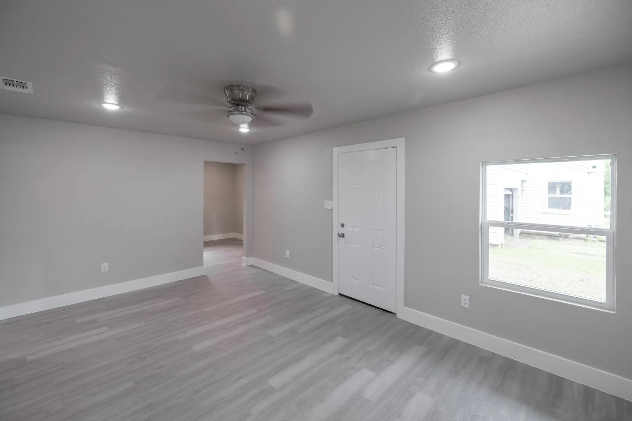 Single Family Residence For Sale in Taylor County , 1434 Lillius Street, Abilene, Texas 79603, 3 Bedroom, 1 Bathroom, Garage spaces, 994 Sqft, built in 1950, mls#21368900, Real Estate Agent in Abilene, Homes For Sale in Taylor county, Homes For Sale in Abilene, Realtor in Abilene Texas, Real Estate Brokerage Independent Realty Texas, Luminita Cordes Realtor