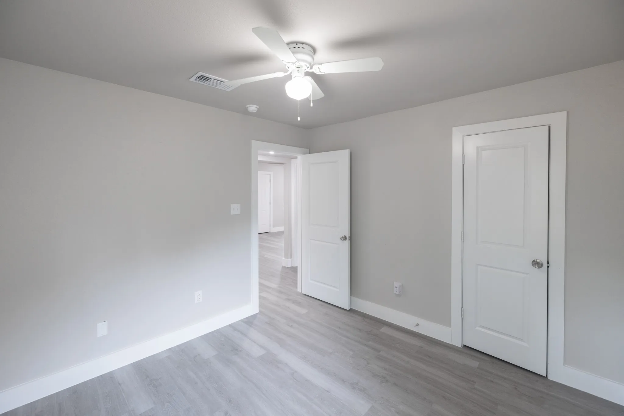 Single Family Residence For Sale in Taylor County , 1434 Lillius Street, Abilene, Texas 79603, 3 Bedroom, 1 Bathroom, Garage spaces, 994 Sqft, built in 1950, mls#21368900, Real Estate Agent in Abilene, Homes For Sale in Taylor county, Homes For Sale in Abilene, Realtor in Abilene Texas, Real Estate Brokerage Independent Realty Texas, Luminita Cordes Realtor