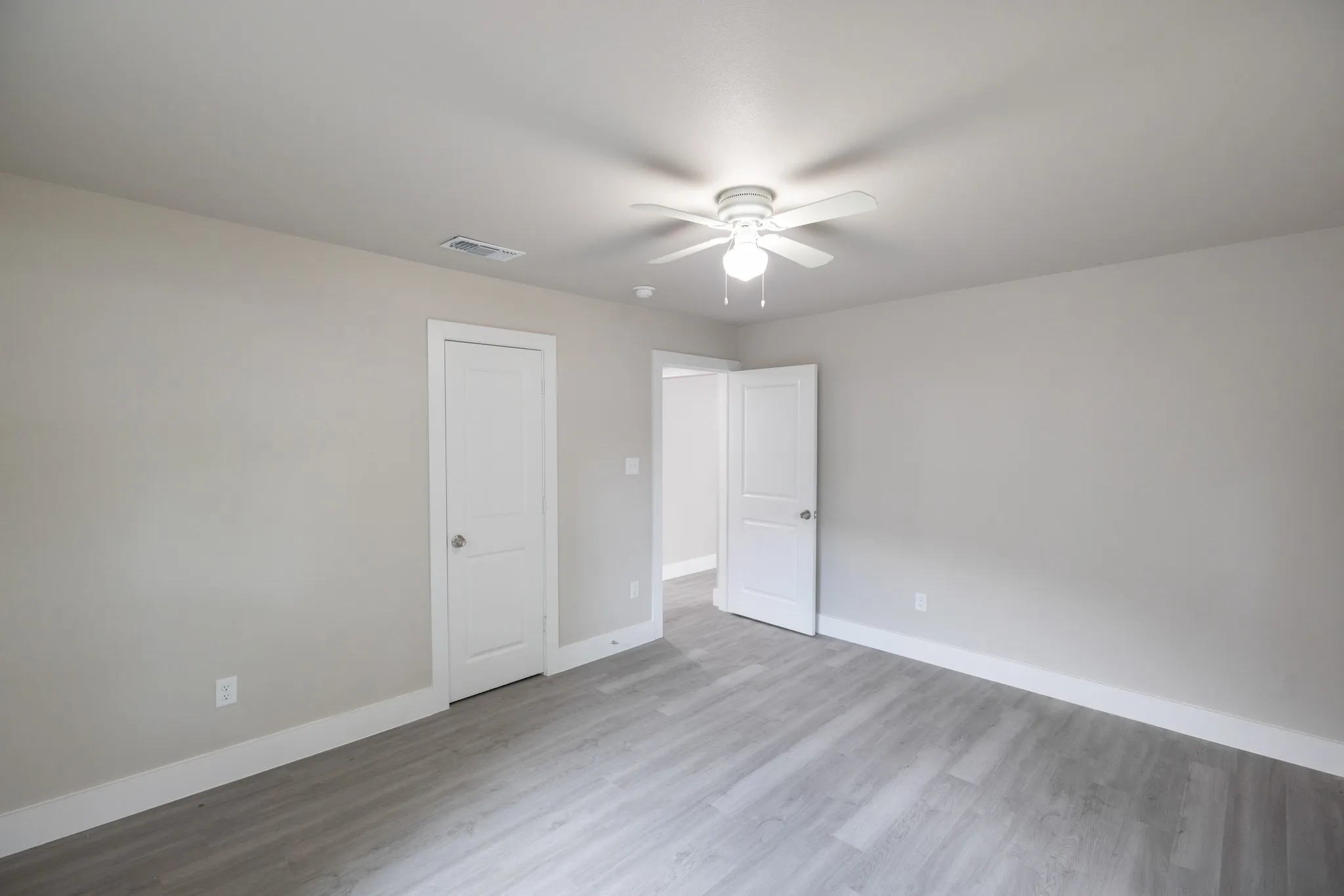 Single Family Residence For Sale in Taylor County , 1434 Lillius Street, Abilene, Texas 79603, 3 Bedroom, 1 Bathroom, Garage spaces, 994 Sqft, built in 1950, mls#21368900, Real Estate Agent in Abilene, Homes For Sale in Taylor county, Homes For Sale in Abilene, Realtor in Abilene Texas, Real Estate Brokerage Independent Realty Texas, Luminita Cordes Realtor