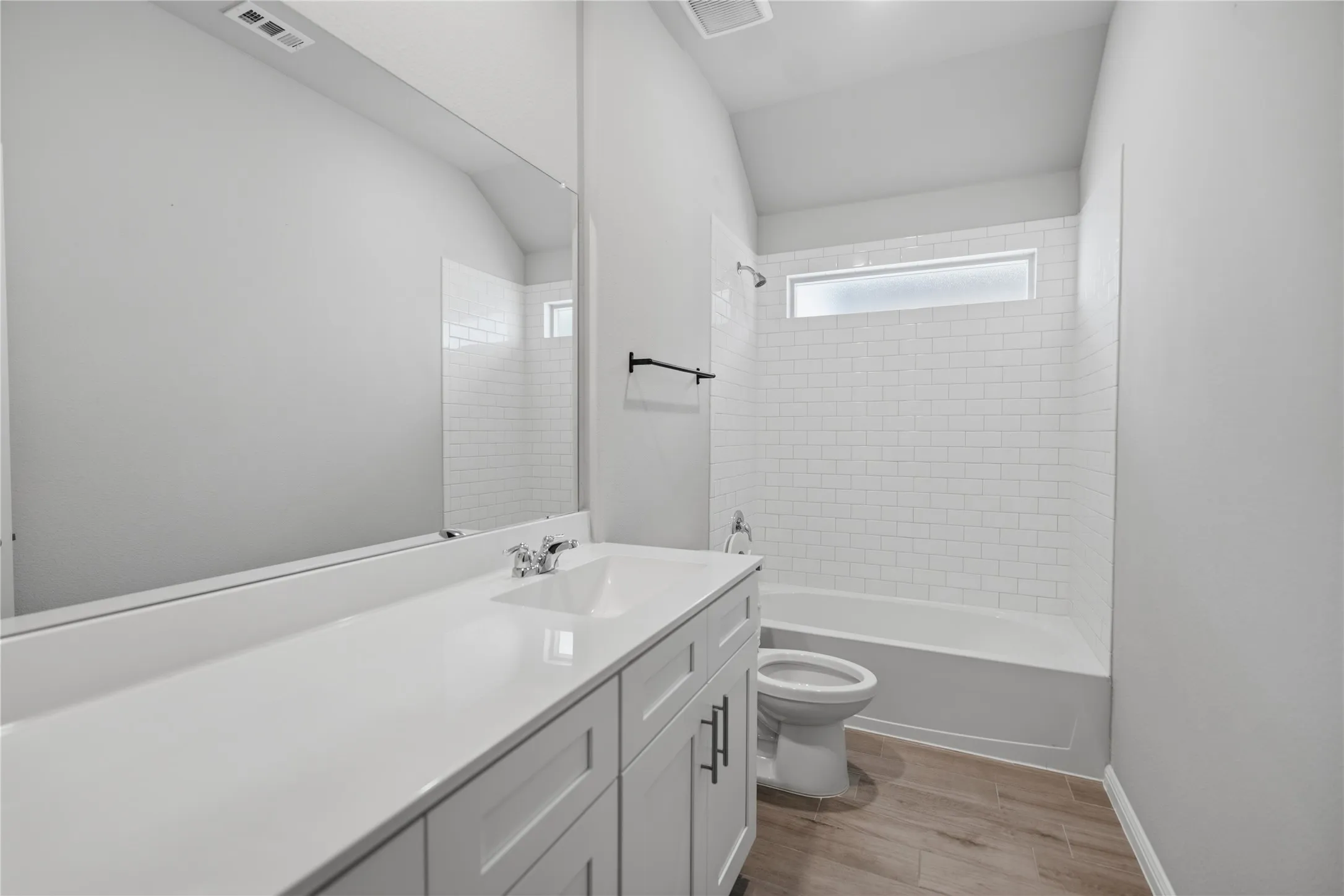 Single Family Residence For Rent in Tarrant County , 4803 Stirring Pathway, Haltom City, Texas 76117, 4 Bedroom, 4 Bathroom, 2 Garage spaces, 1,862 Sqft, built in 2024, mls#21375731, Real Estate Agent in Haltom City, Homes For Rent in Tarrant county, Homes For Rent in Haltom City, Realtor in Haltom City Texas, Real Estate Brokerage Independent Realty Texas, Luminita Cordes Realtor