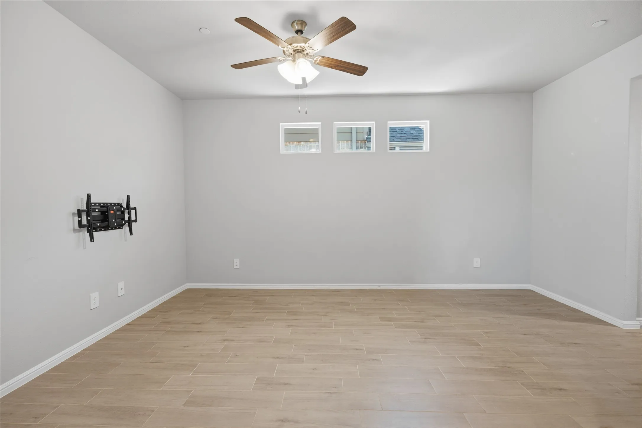 Single Family Residence For Rent in Tarrant County , 4803 Stirring Pathway, Haltom City, Texas 76117, 4 Bedroom, 4 Bathroom, 2 Garage spaces, 1,862 Sqft, built in 2024, mls#21375731, Real Estate Agent in Haltom City, Homes For Rent in Tarrant county, Homes For Rent in Haltom City, Realtor in Haltom City Texas, Real Estate Brokerage Independent Realty Texas, Luminita Cordes Realtor