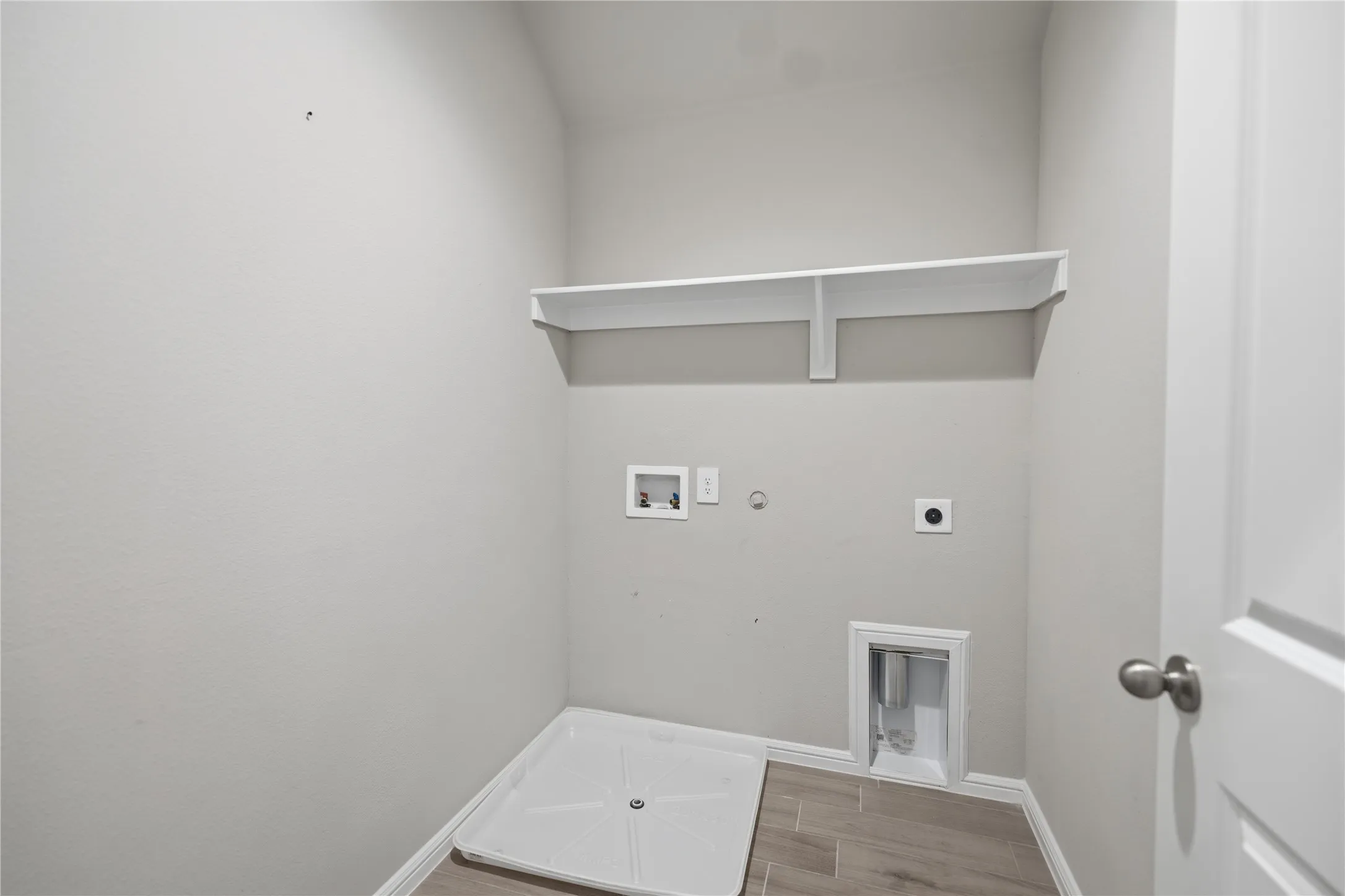 Single Family Residence For Rent in Tarrant County , 4803 Stirring Pathway, Haltom City, Texas 76117, 4 Bedroom, 4 Bathroom, 2 Garage spaces, 1,862 Sqft, built in 2024, mls#21375731, Real Estate Agent in Haltom City, Homes For Rent in Tarrant county, Homes For Rent in Haltom City, Realtor in Haltom City Texas, Real Estate Brokerage Independent Realty Texas, Luminita Cordes Realtor